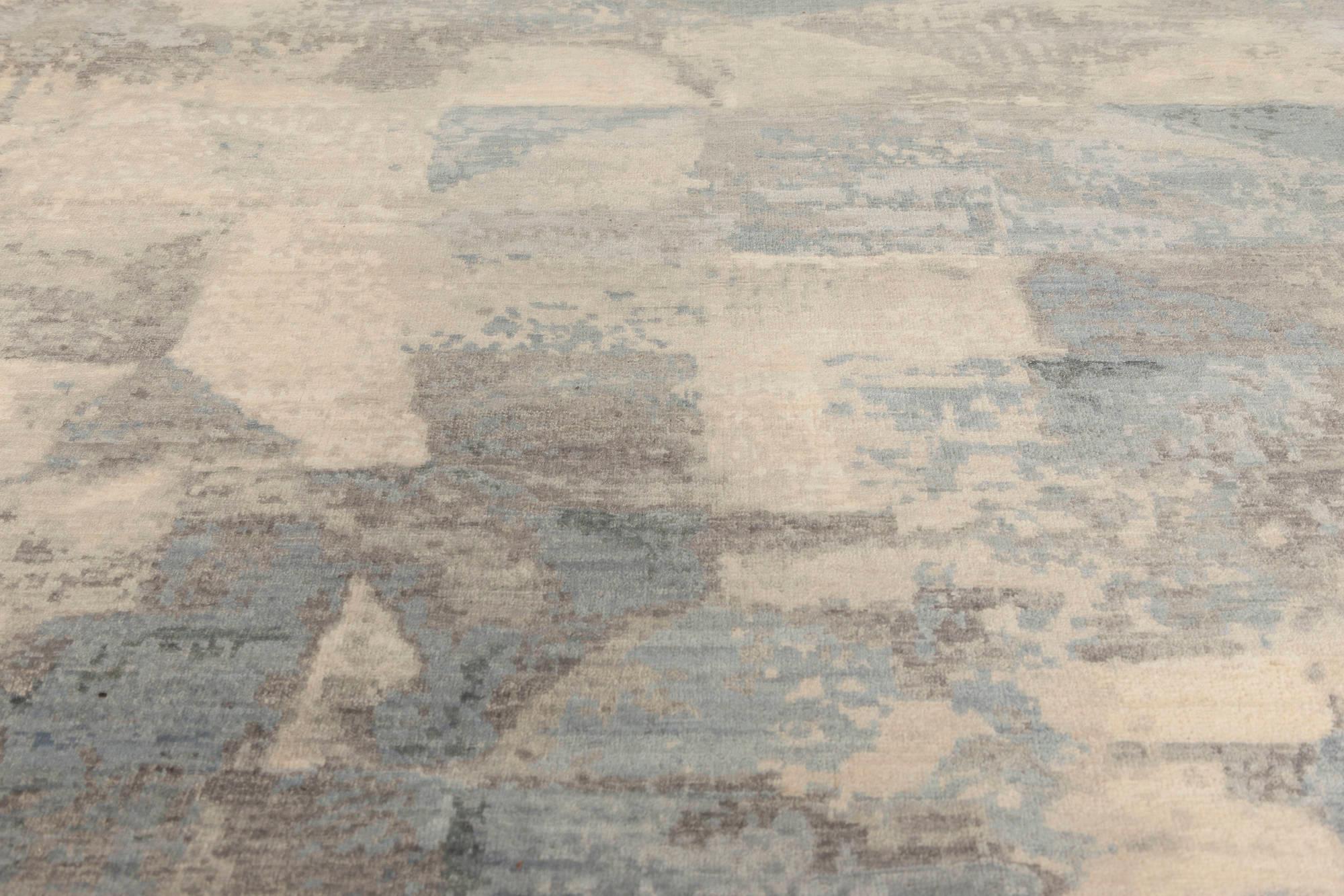 Zeitgenössischer blauer, grauer Wollteppich im Art-déco-Design von Doris Leslie Blau (Indisch) im Angebot