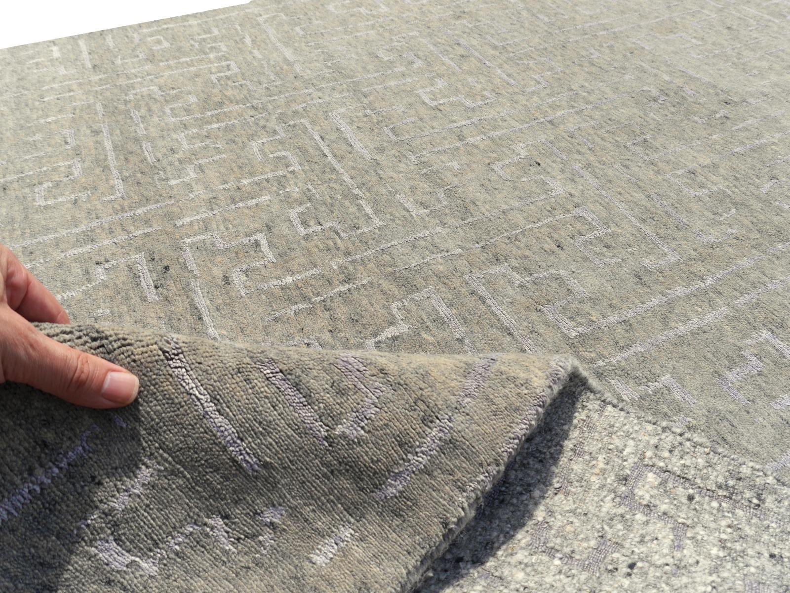 Contemporary gray Art Deco Design rug hand knotted wool and silk Djoharian Collection.
A stunning modern rug in contemporary art design.

Modern design rug hand-knotted.
Design: Art Deco 
Collection: Mystique by Djoharian Design
Materials: Wool,