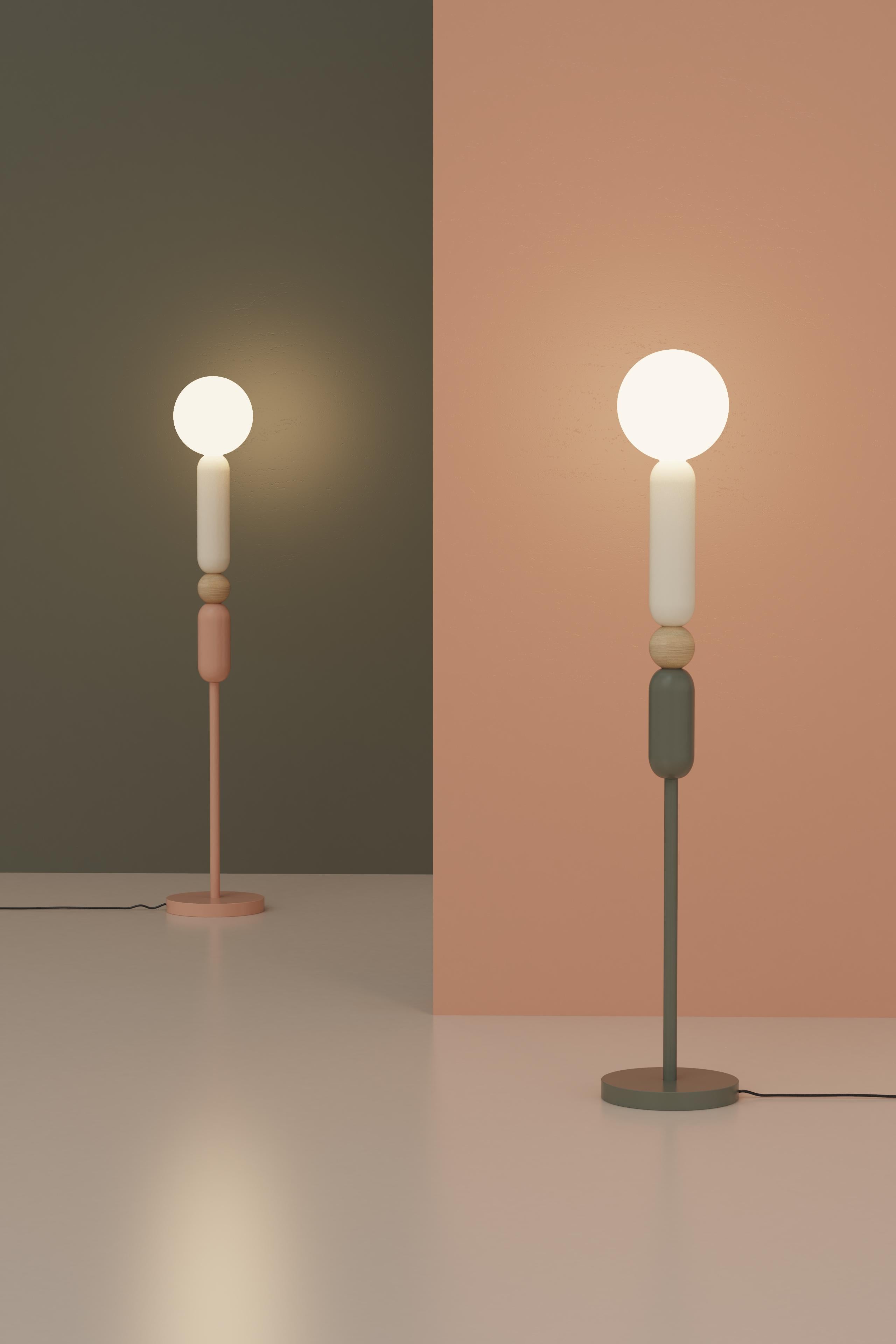 Lacquered Contemporary Art Deco Floor Lamp Play in Gold and Natural Oak by UTU For Sale