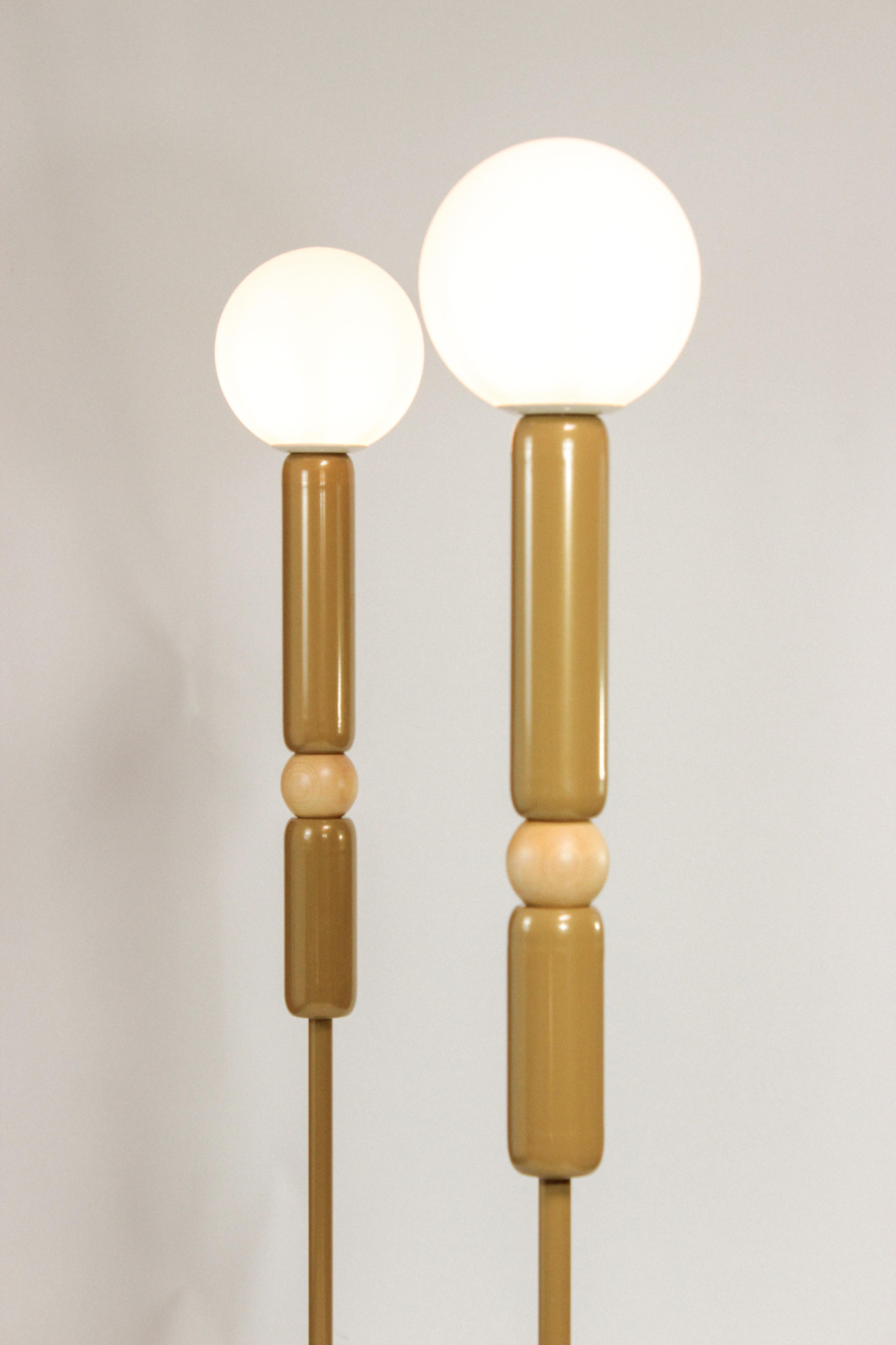 Contemporary Art Deco Floor Lamp Play in Gold and Natural Oak by UTU In Fair Condition For Sale In Lisbon, PT