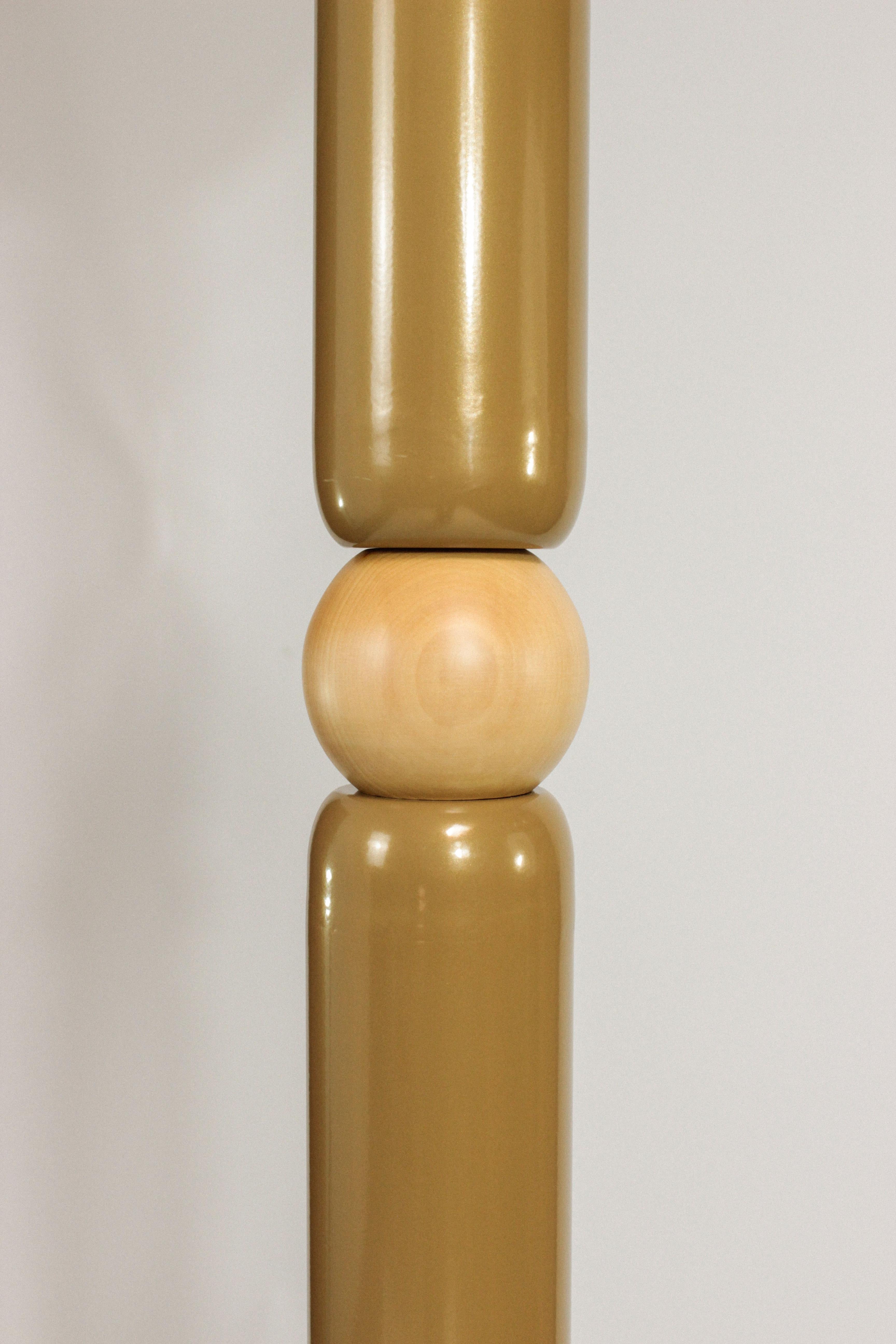 Metal Contemporary Art Deco Floor Lamp Play in Gold and Natural Oak by UTU For Sale