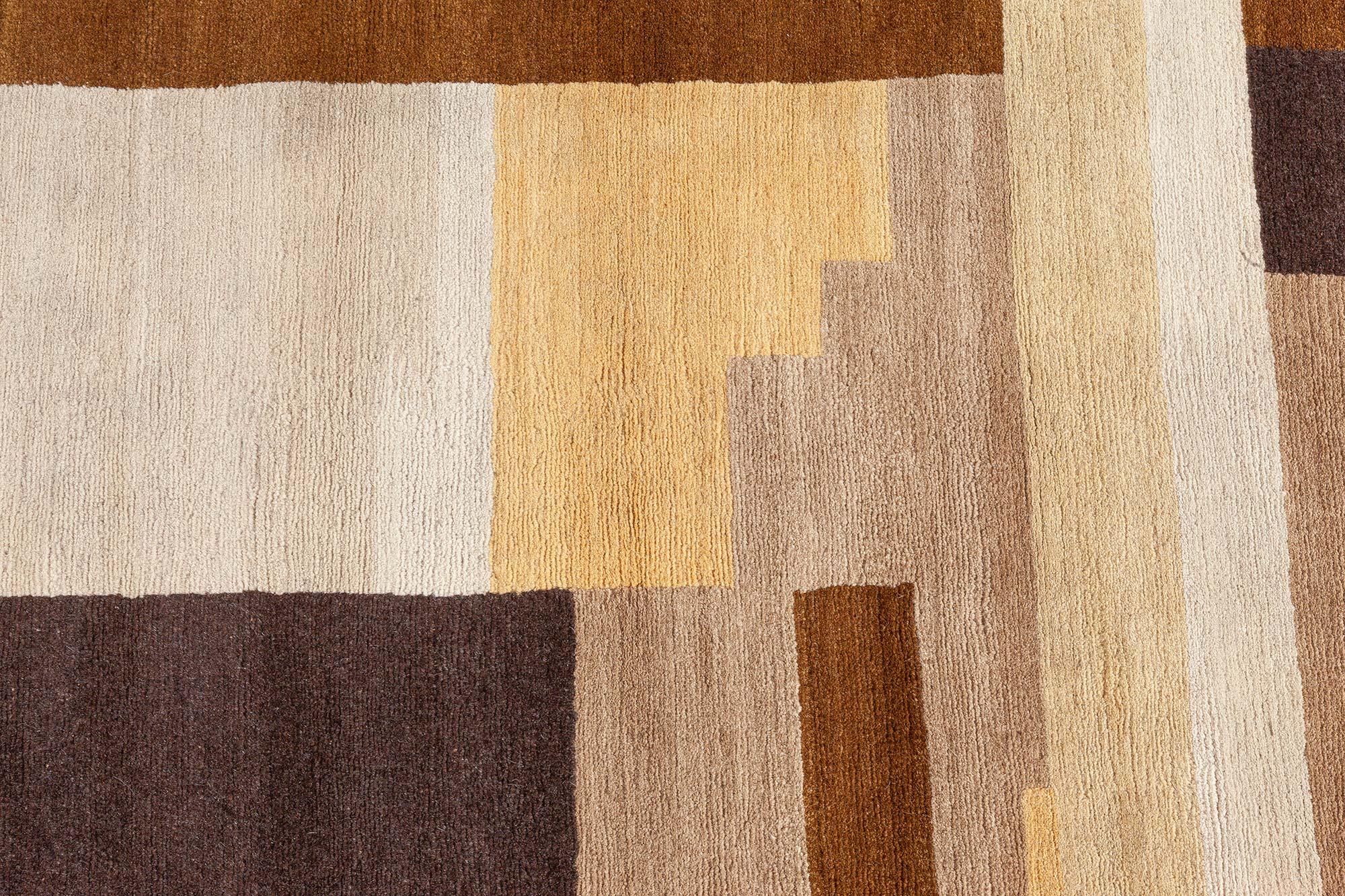 Zeitgenössischer, vom Art déco inspirierter brauner, beige und gelber Teppich von Doris Leslie Blau im Zustand „Neu“ im Angebot in New York, NY