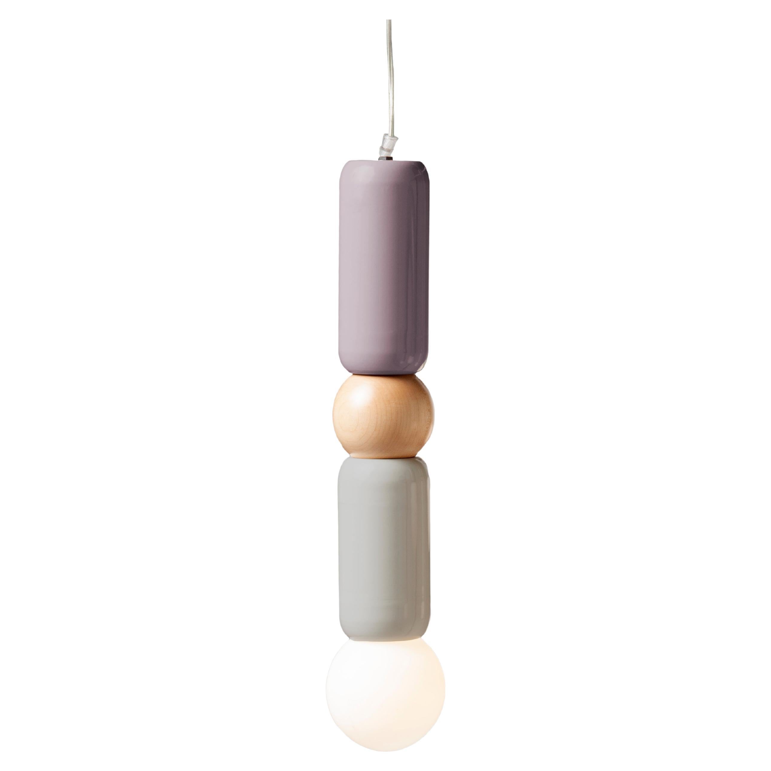 Lampe à suspension Art Déco contemporaine Play I en lilas, taupe et chêne naturel par UTU