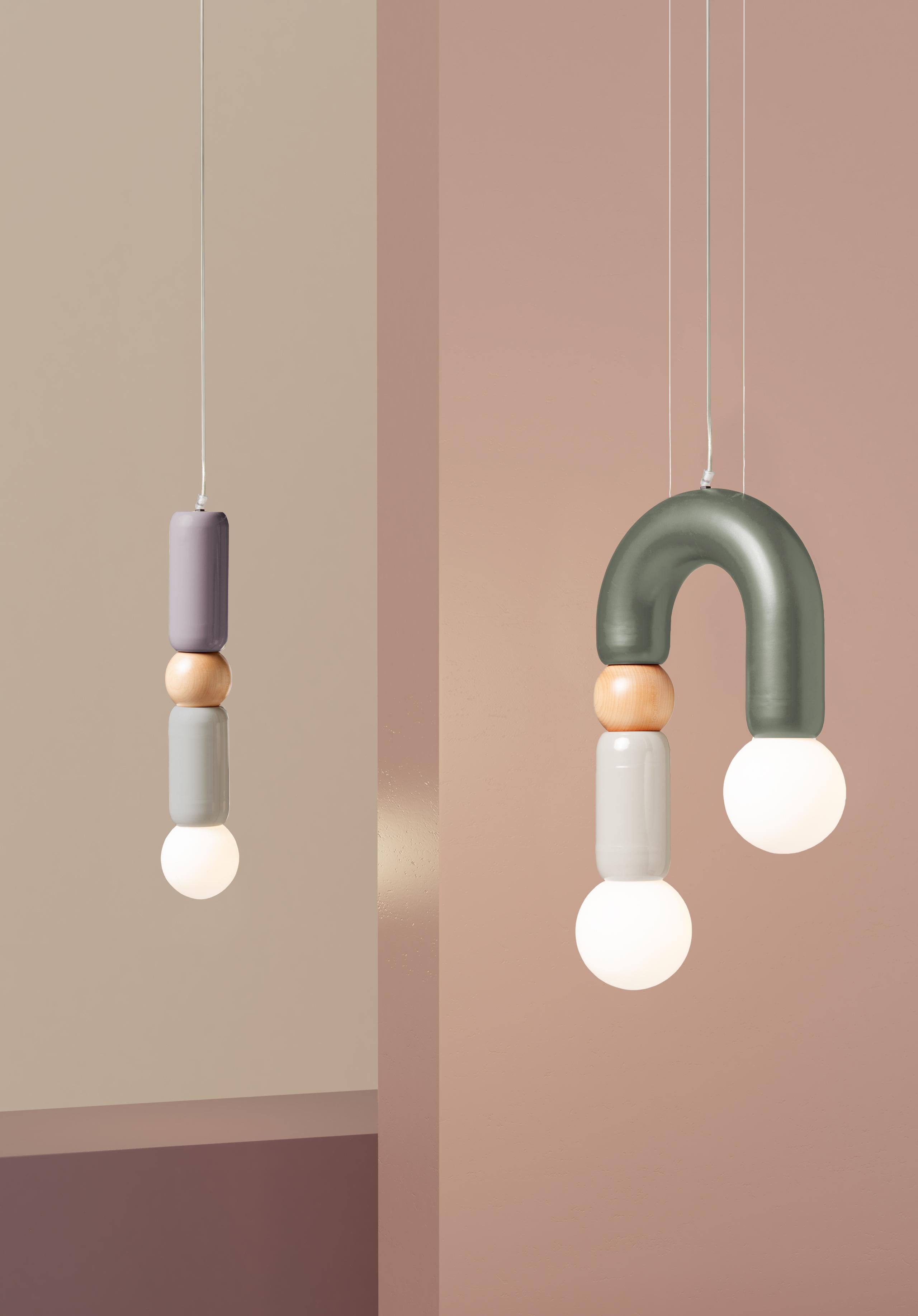 Art déco Lampe à suspension Art Déco contemporaine Play II en cuivre, chêne nude et naturel par UTU en vente