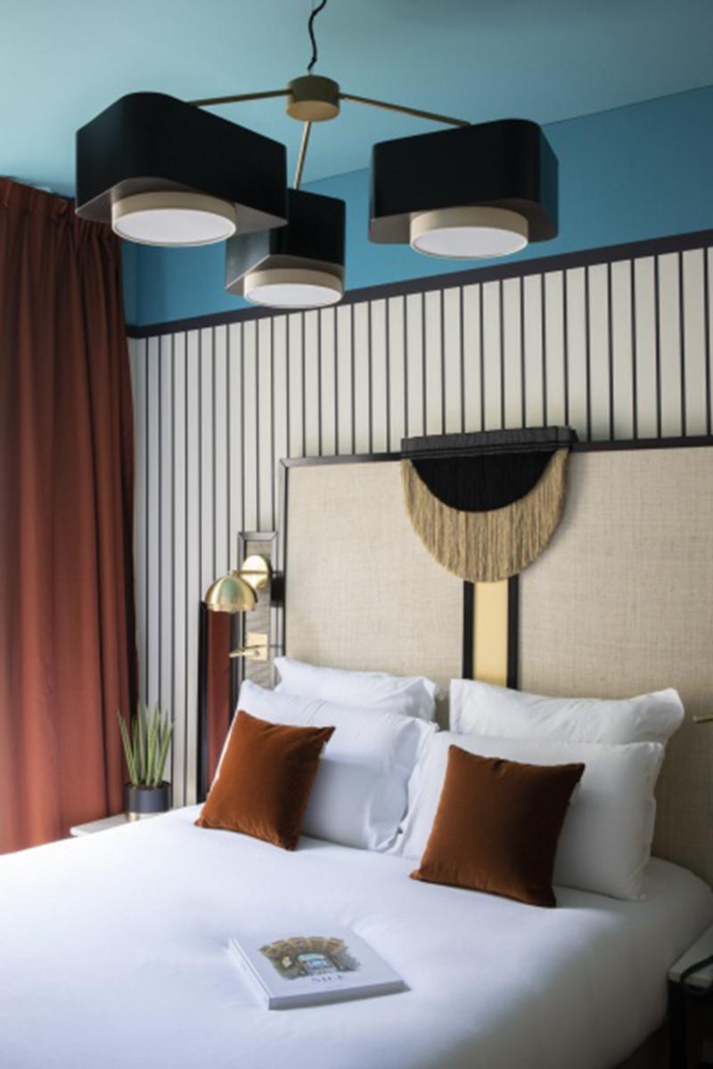 Pendentif contemporain Art Déco Carousel 5 bras avec revêtement en poudre rouge Neuf - En vente à Lisbon, PT