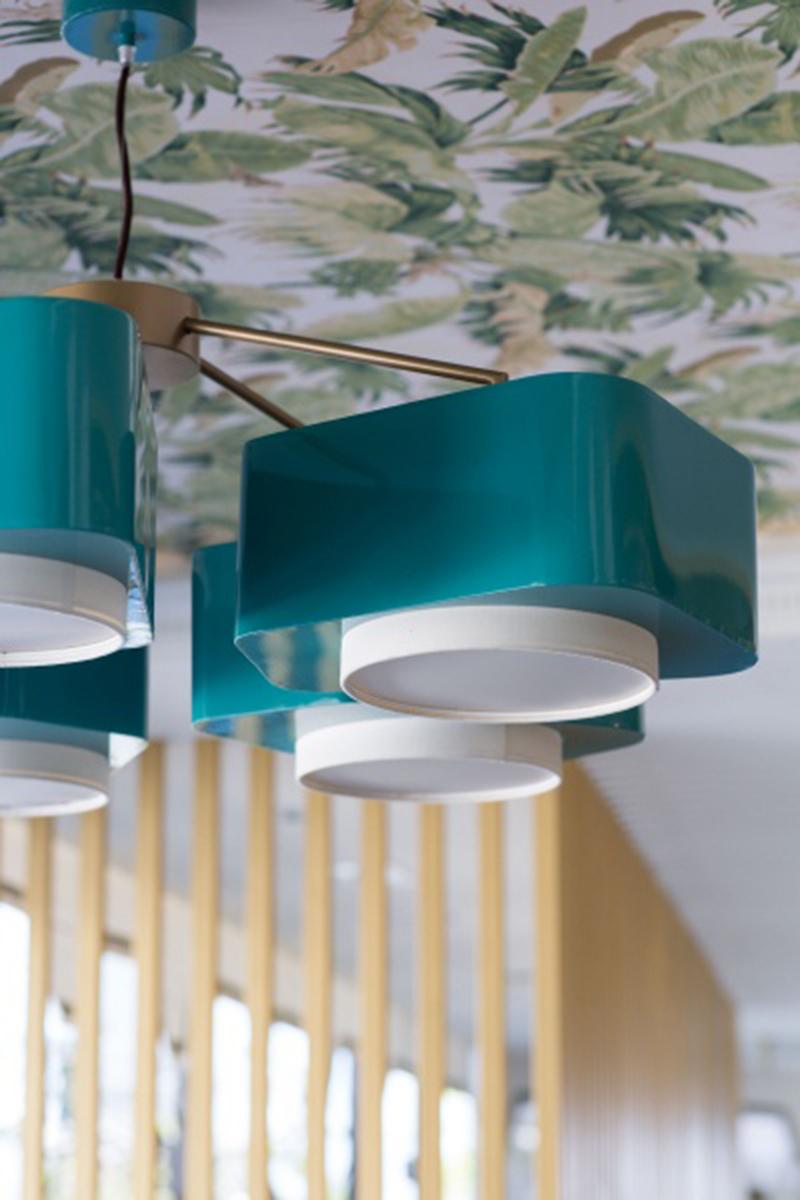XXIe siècle et contemporain Pendentif contemporain Art Déco Carousel 5 bras avec revêtement en poudre rouge en vente