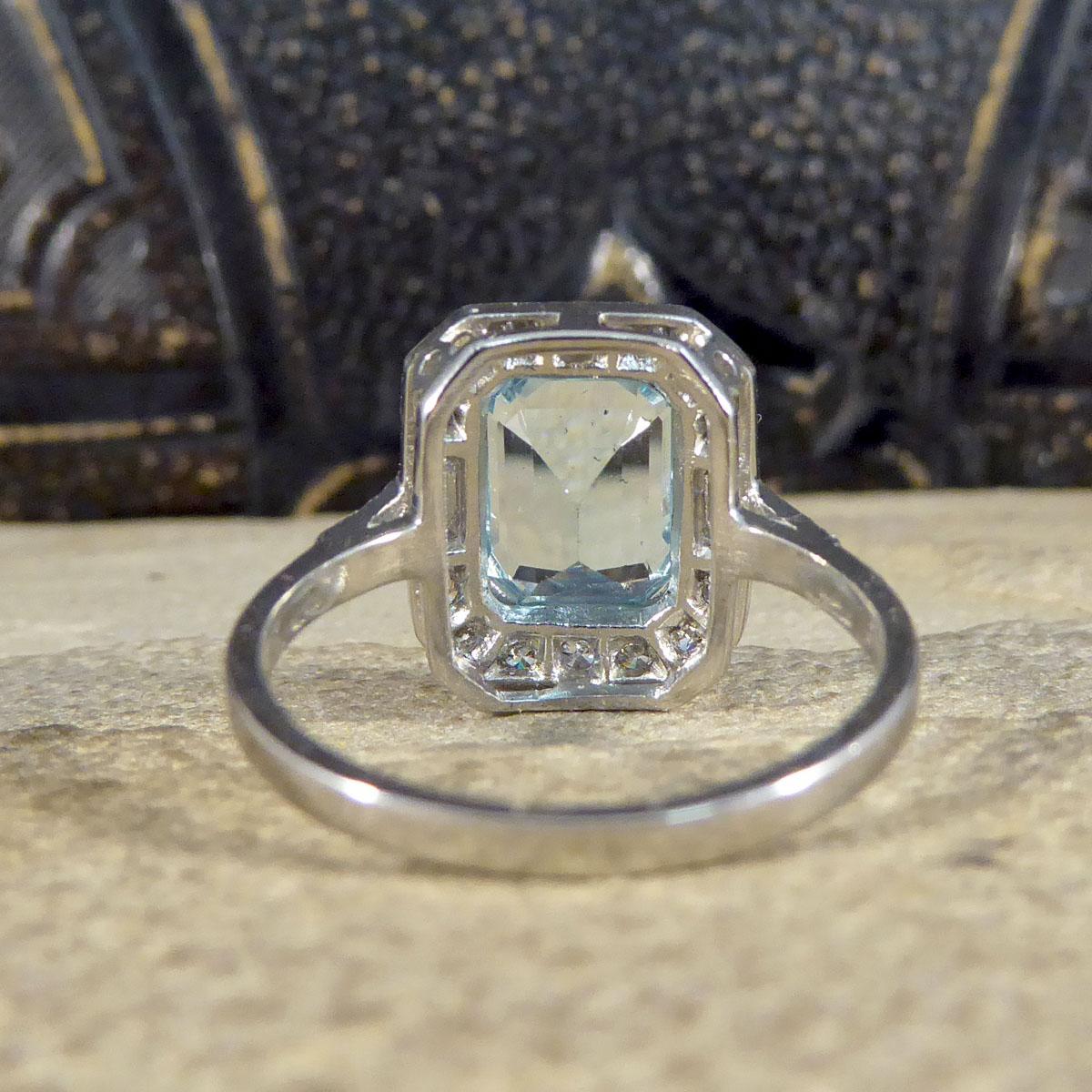 Contemporary Art Deco Style 2.10ct Aquamarine and Diamond Cluster Ring in Plat In Excellent Condition In Yorkshire, West Yorkshire