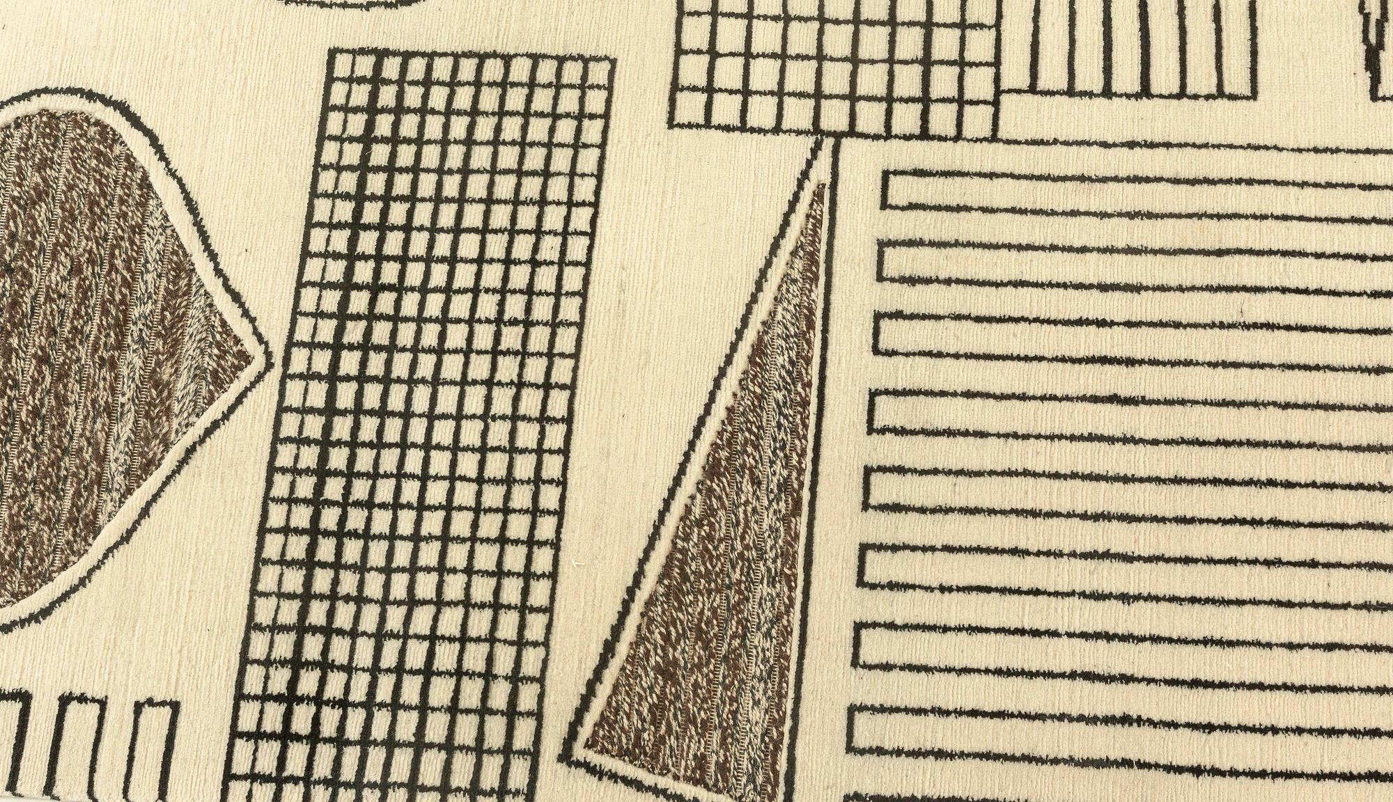 Zeitgenössischer Teppich im Art-Déco-Stil von Doris Leslie Blau in Beige, Schwarz und Grau (21. Jahrhundert und zeitgenössisch) im Angebot