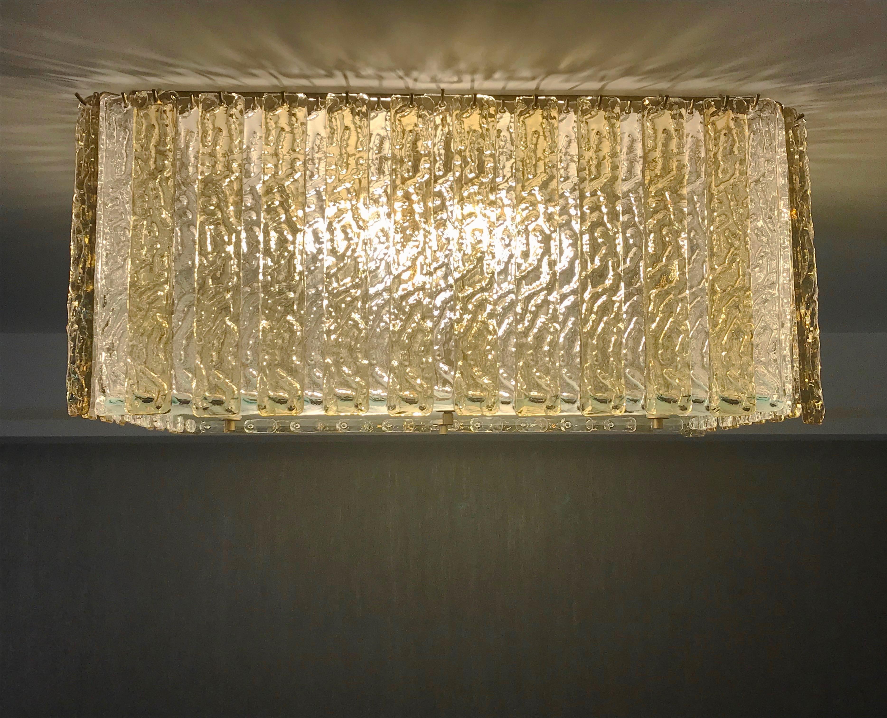 Zeitgenössischer Art Deco Stil Italienischer Bernstein Kristall Murano Glas Flush Kronleuchter (21. Jahrhundert und zeitgenössisch) im Angebot
