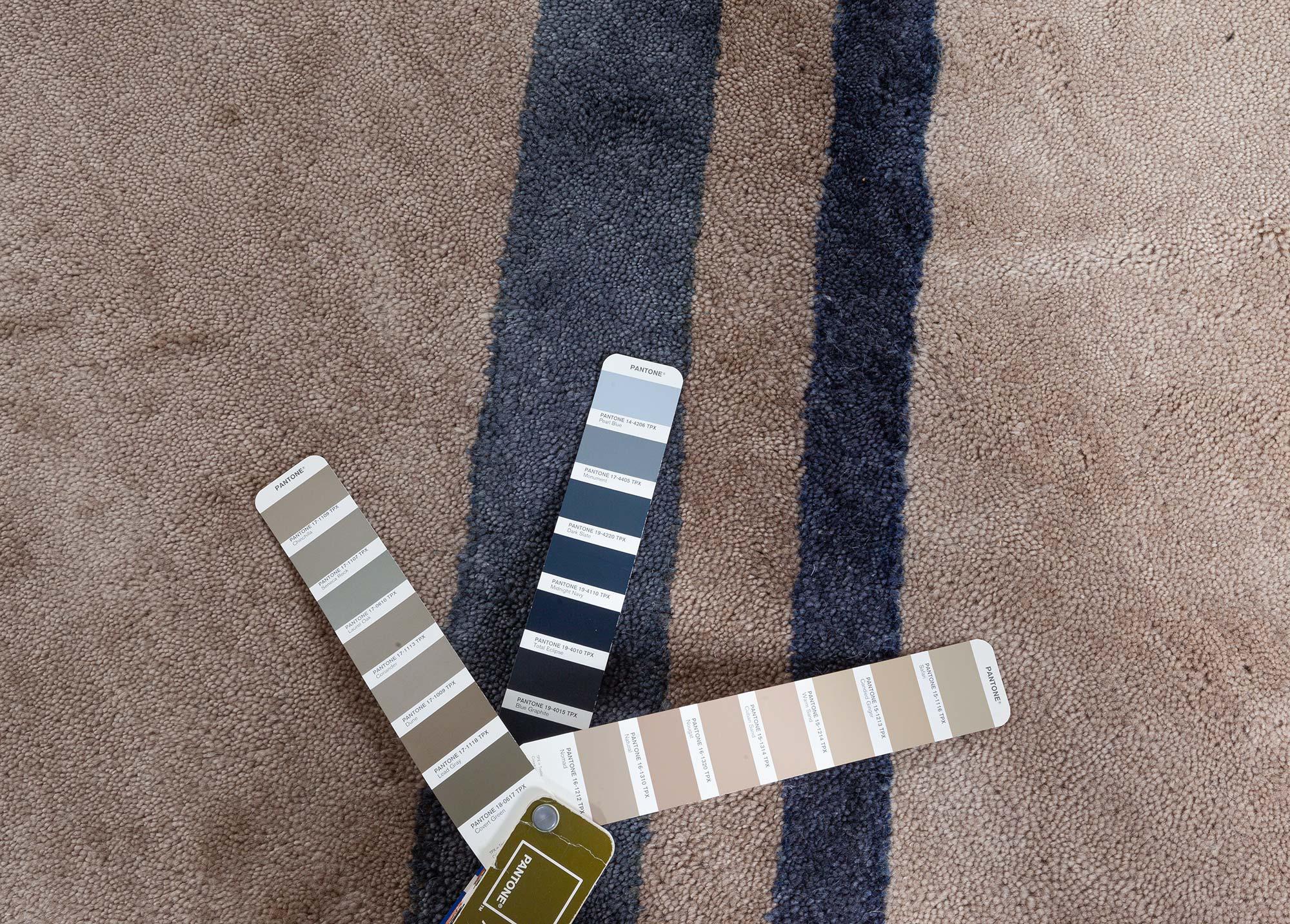 Tapis contemporain de style Art déco par Doris Leslie Blau.
Taille : 274 × 360 cm (9'0