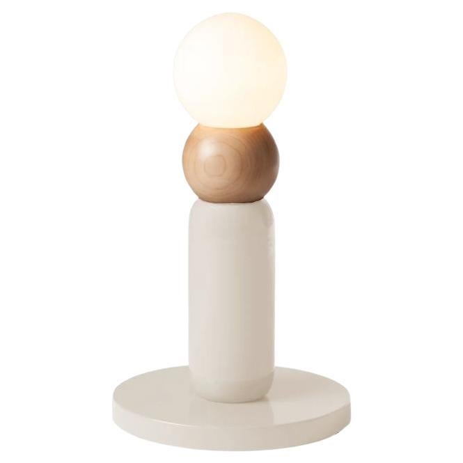 Zeitgenössische Art-Déco-Tischlampe Play I aus elfenbeinfarbener und natürlicher Eiche von UTU im Angebot