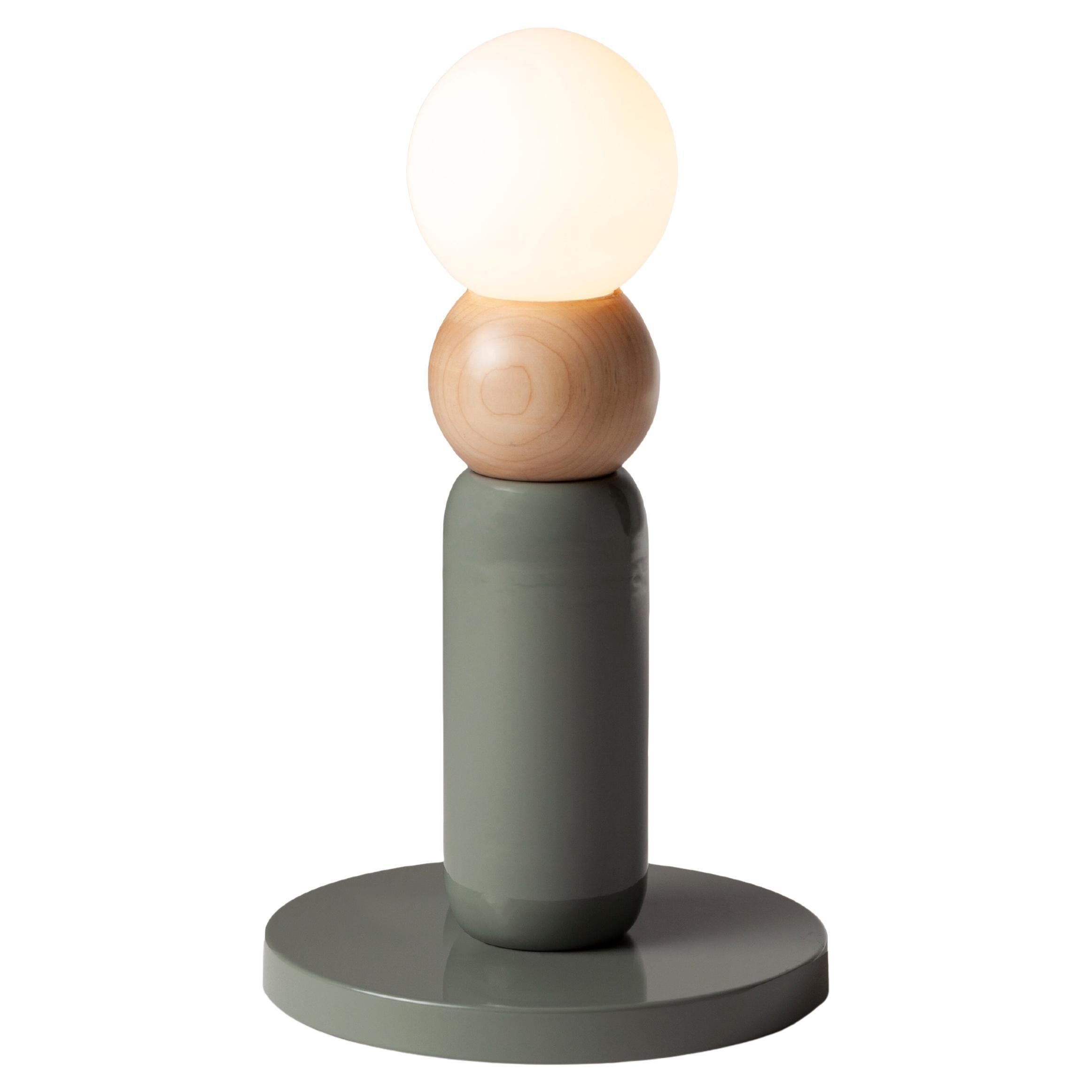 Lampe de bureau Art Déco contemporaine Play I en chêne sauge et naturel par UTU