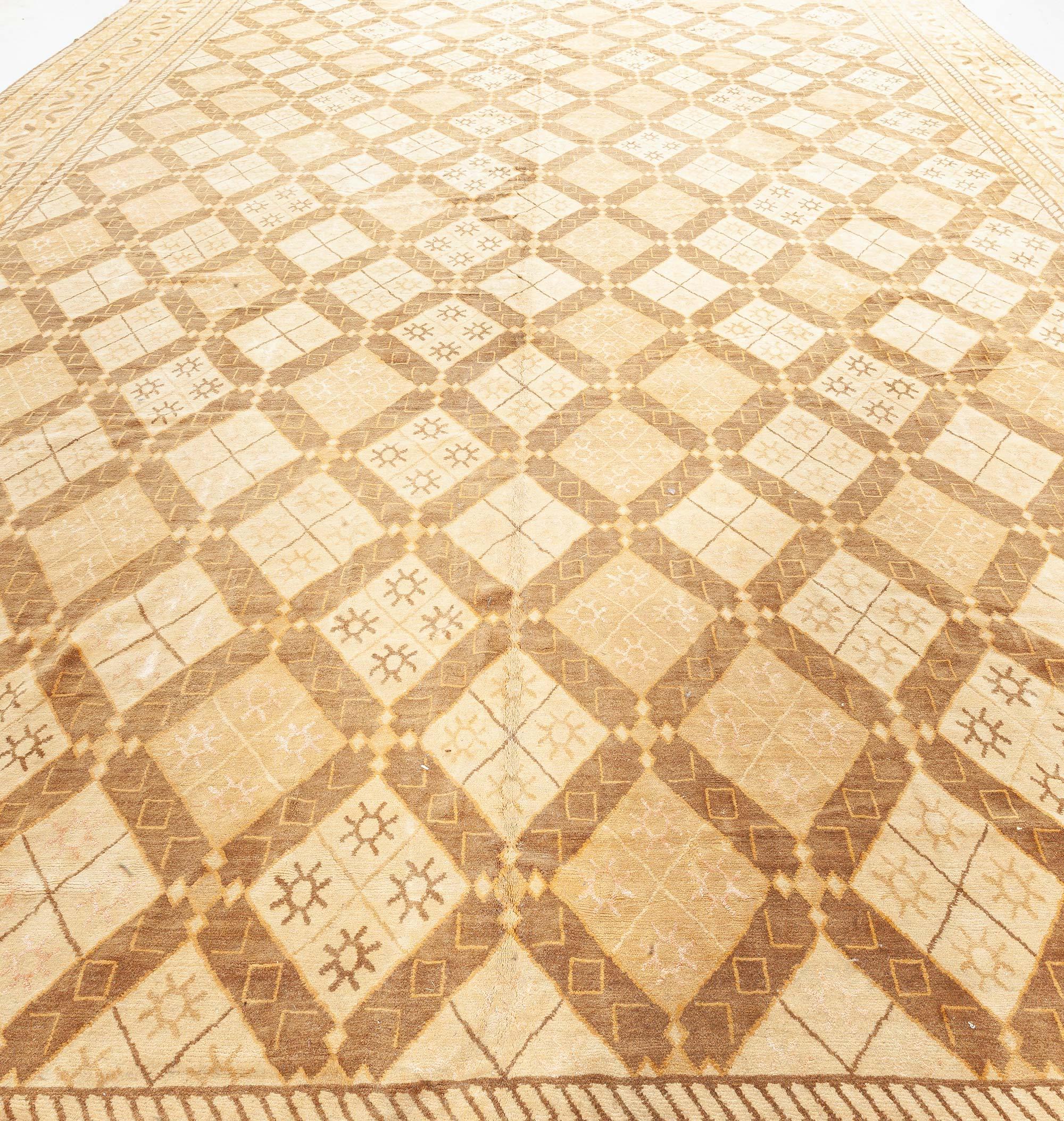 Modern Art Deco-Inspired Tibetan Rug in Silk and Wool by Doris Leslie Blau (Inspired by Jules Leleu)
Size: 13'6