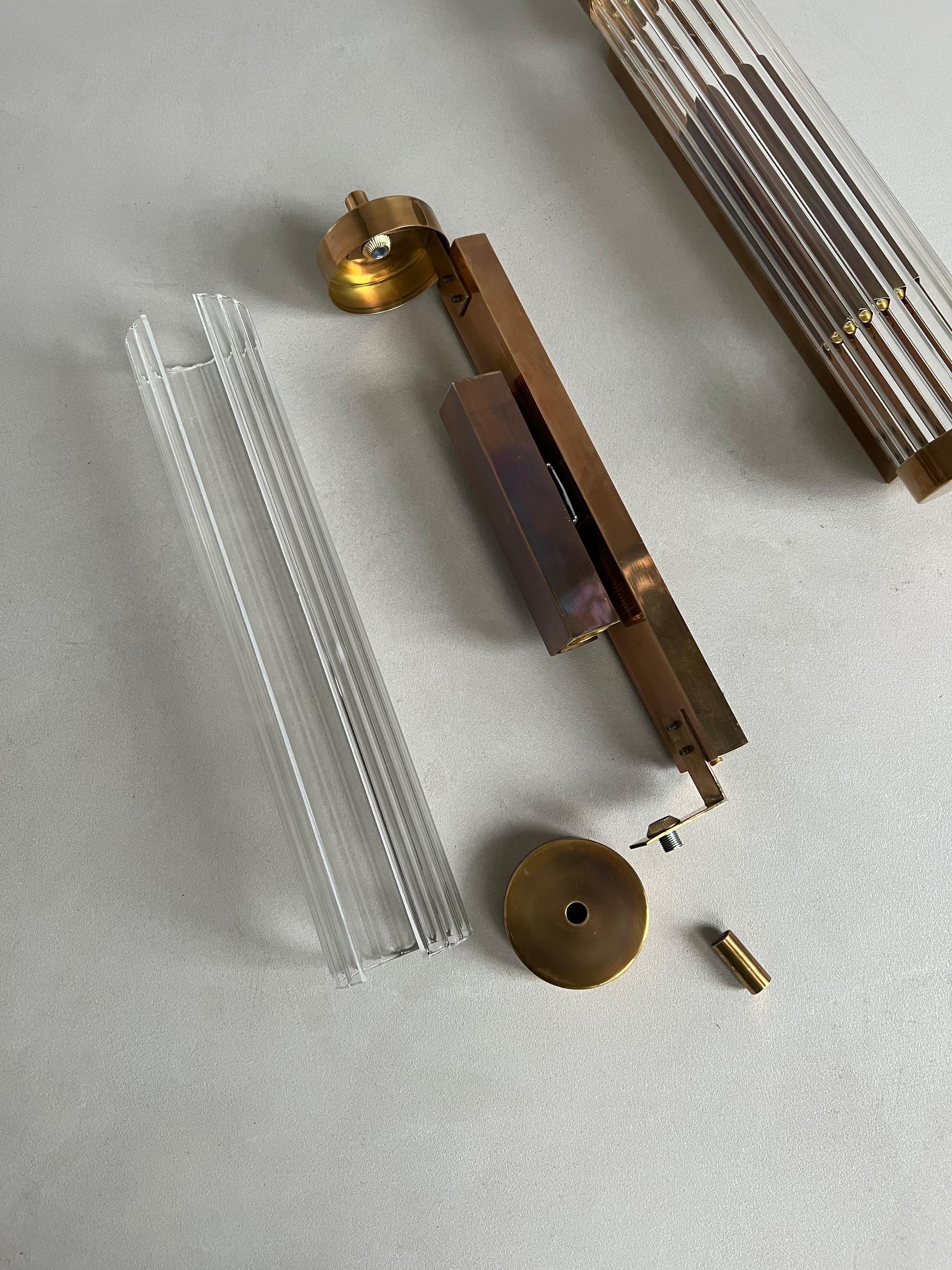 Art-Déco-Wandleuchte aus Messing und Glas, Wandleuchter, mehrere verfügbar im Angebot 3