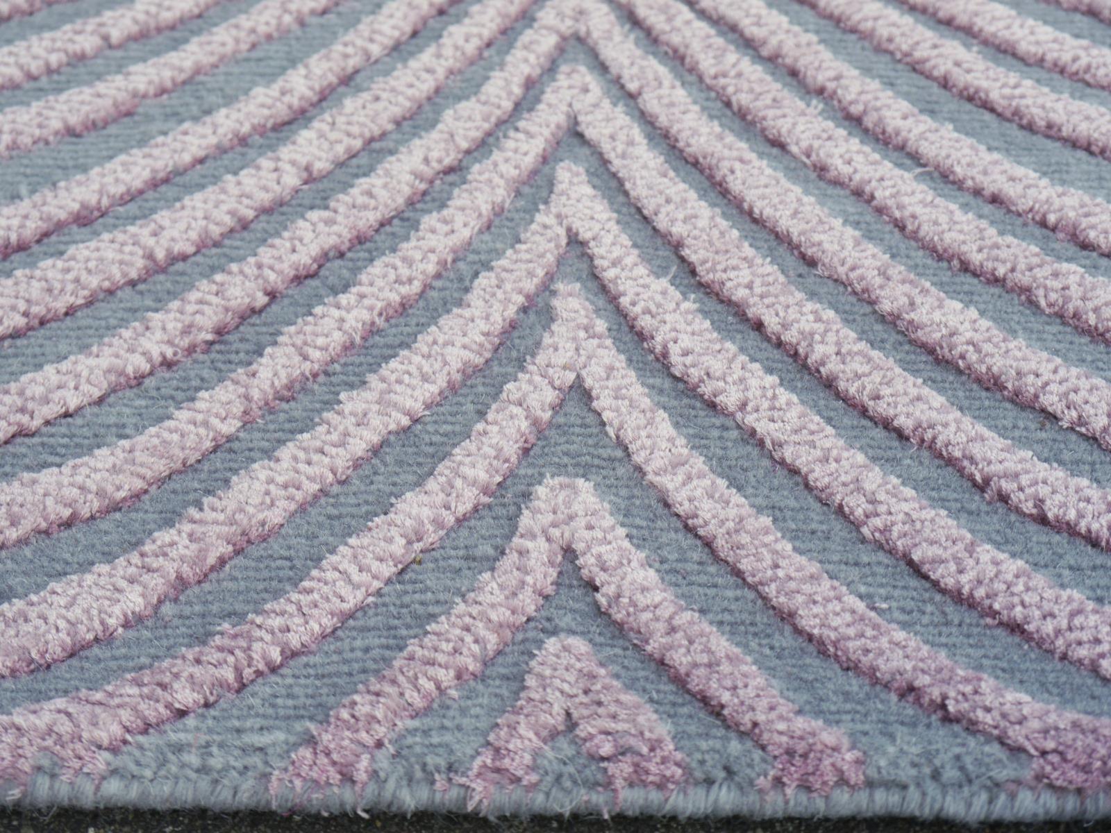 Nepalese Tappeto Art Deco Zebra Design cinese annodato a mano in lana e seta grigio Djoharian in vendita