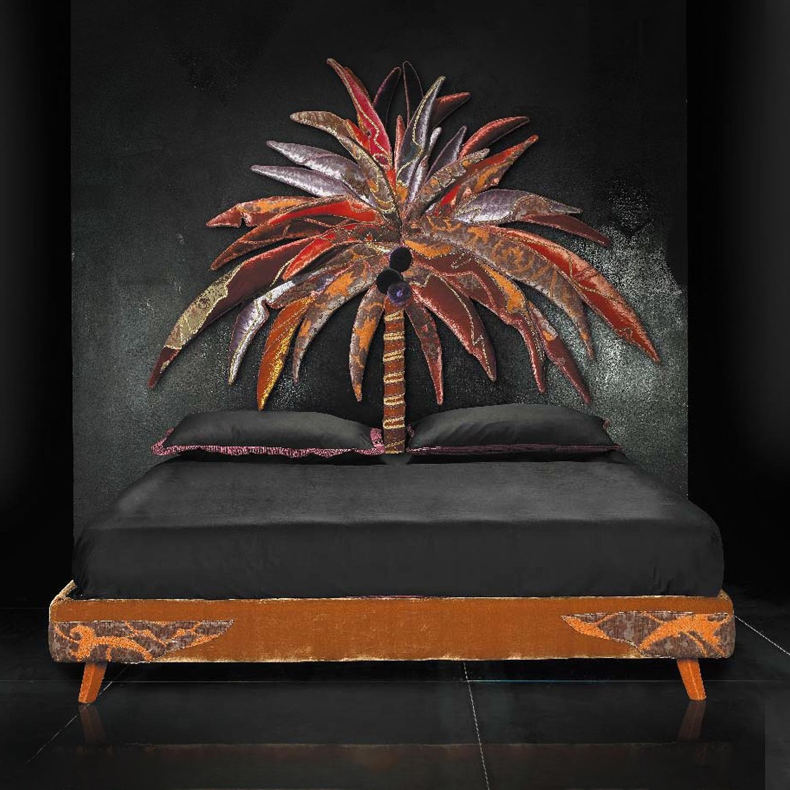 Zeitgenössische Kunst Das Bett Palmenbaum Bett aus Seidensamt von Carla Tolomeo (Italienisch) im Angebot