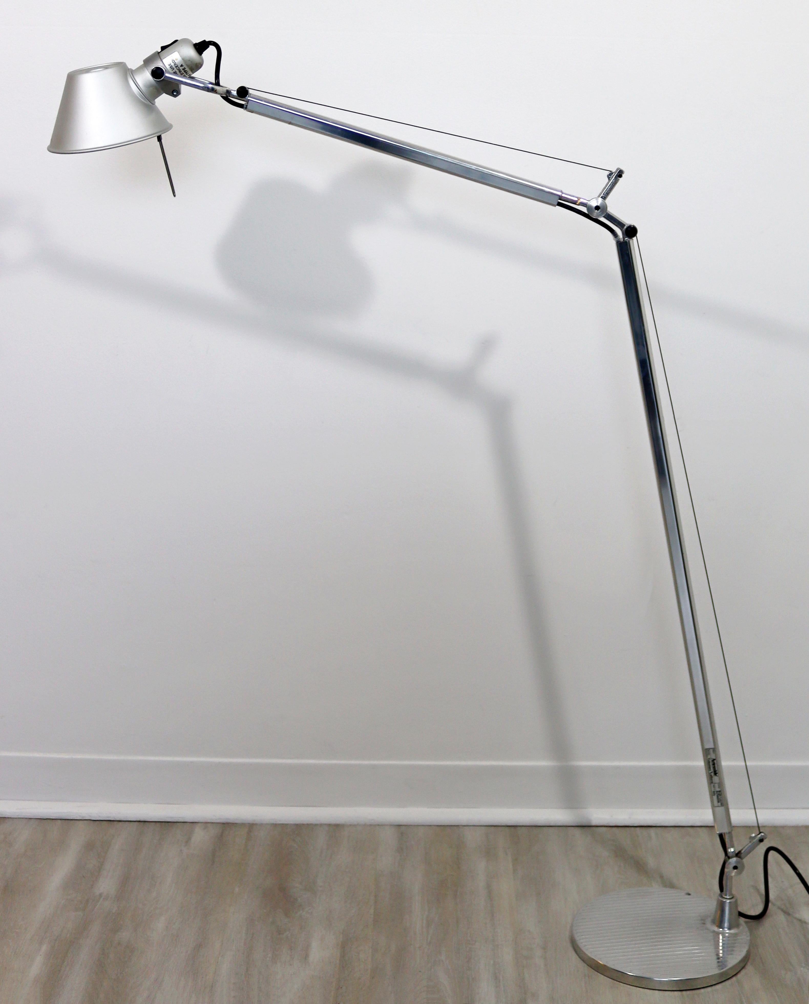For your consideration is a gorgeous, gray metal, reading floor lamp, by Michele De Lucchi & Giancarlo Fassina, made in Itay. In excellent condition. The dimensions are 9