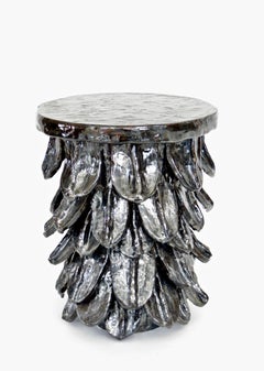 Bela Silva Contemporary Artist Black Organic Sculptural Ceramic Table Stool (sgabello da tavolo in ceramica organica)