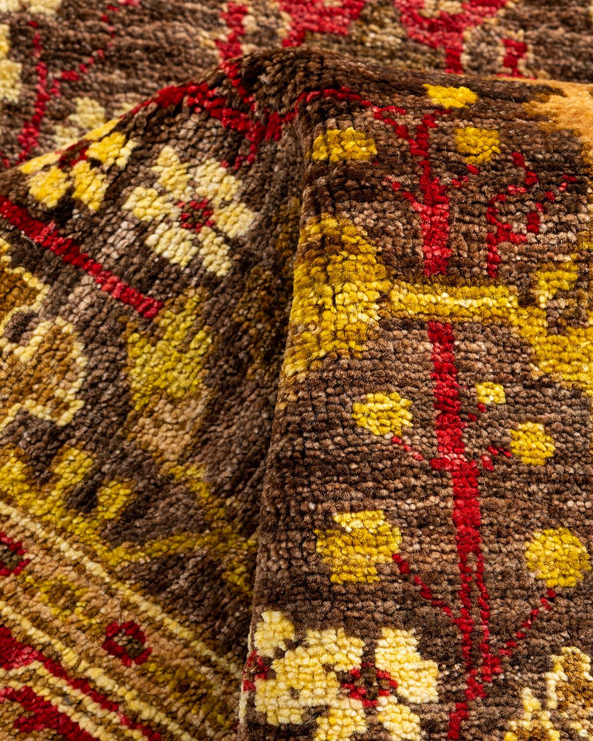 Contemporary Arts & Crafts Handgeknüpfter Läufer aus brauner Wolle im Angebot 2