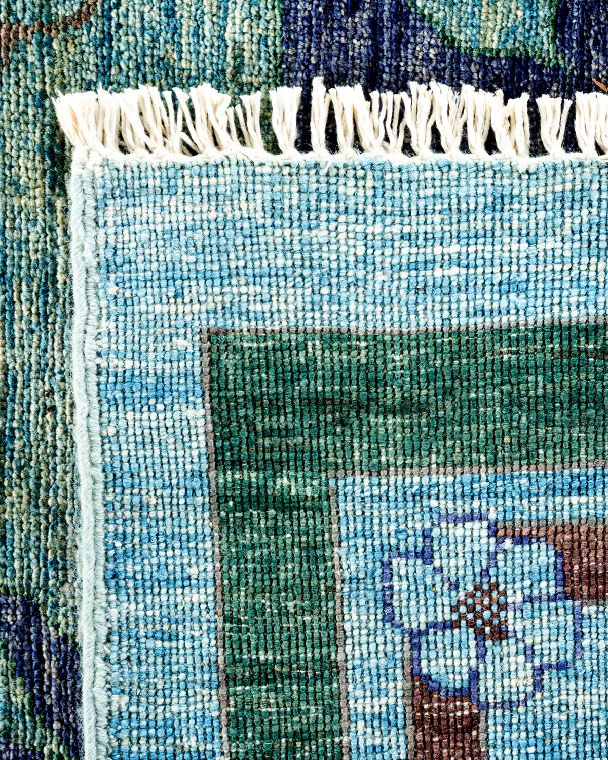 Contemporary Arts & Crafts Hand Knotted Wool Light Blue Area Rug (21. Jahrhundert und zeitgenössisch) im Angebot