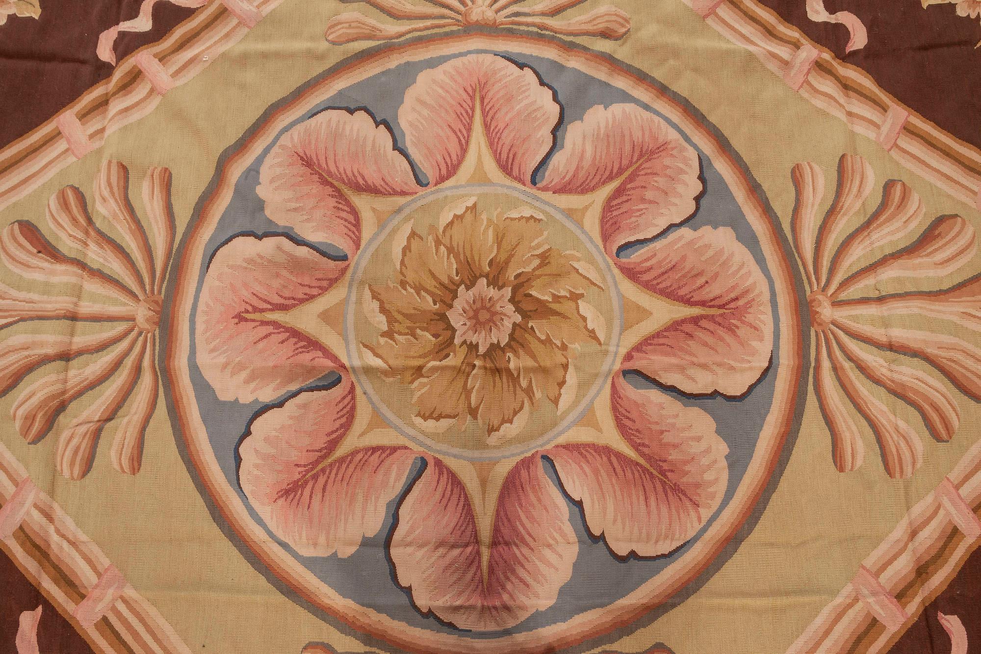 Cinese Tappeto contemporaneo con design Aubusson di Doris Leslie Blau in vendita