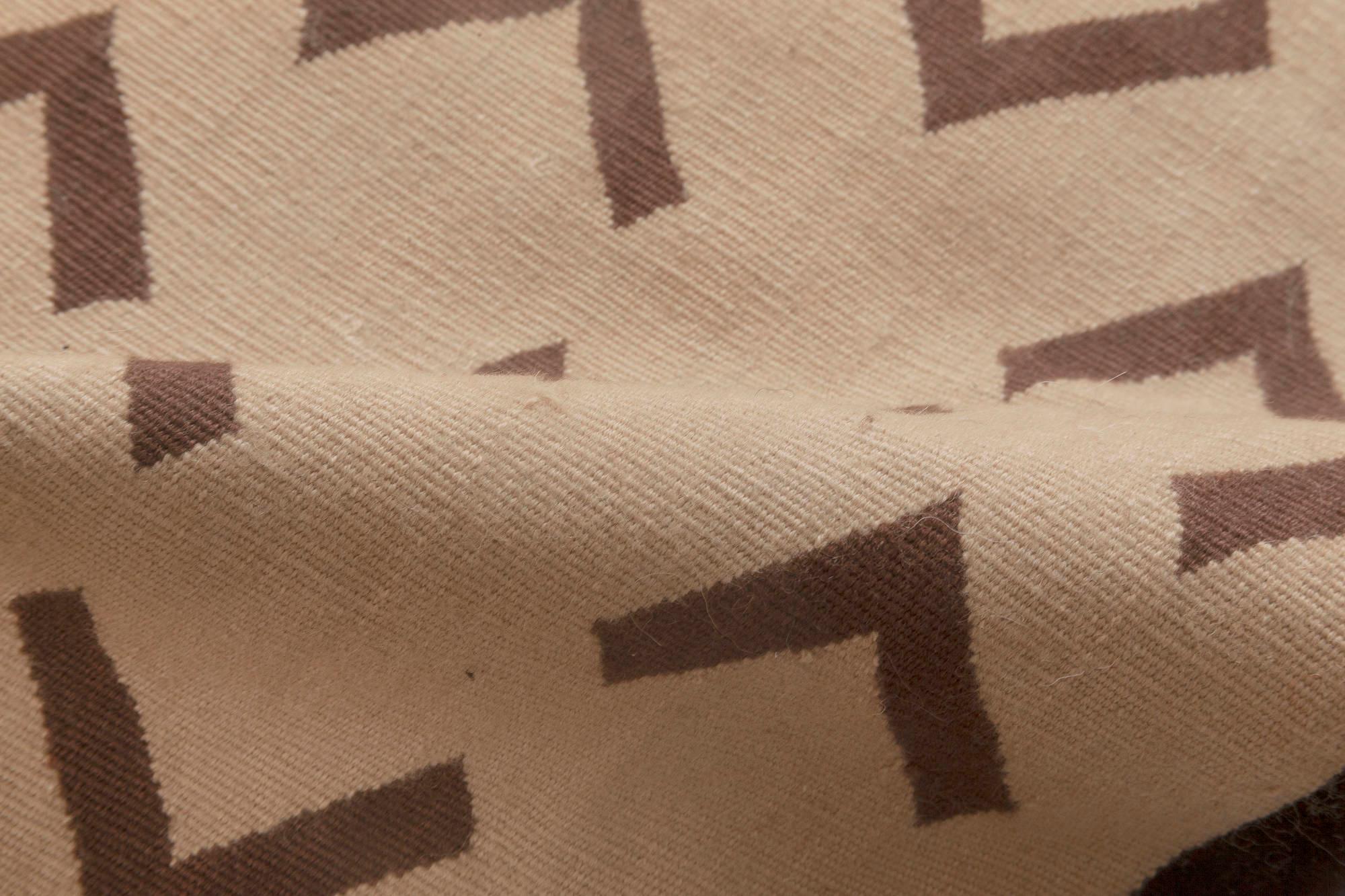 Tappeto contemporaneo in stile Aubusson di Parkin Saunders per Doris Leslie Blau
Dimensioni: 5'10