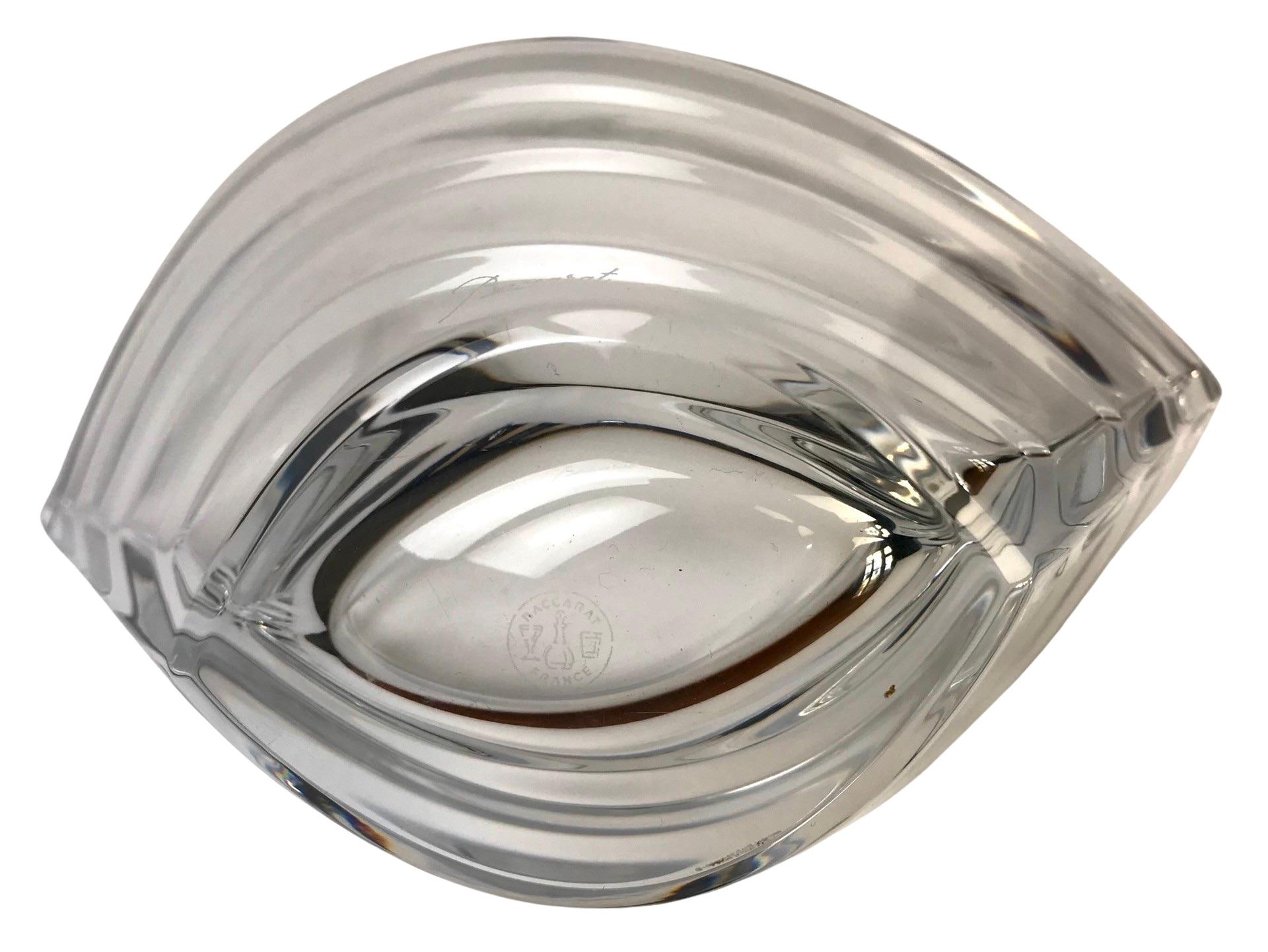 Contemporary BACCARAT Wave Crystal Bowl France  In Good Condition In London, GB