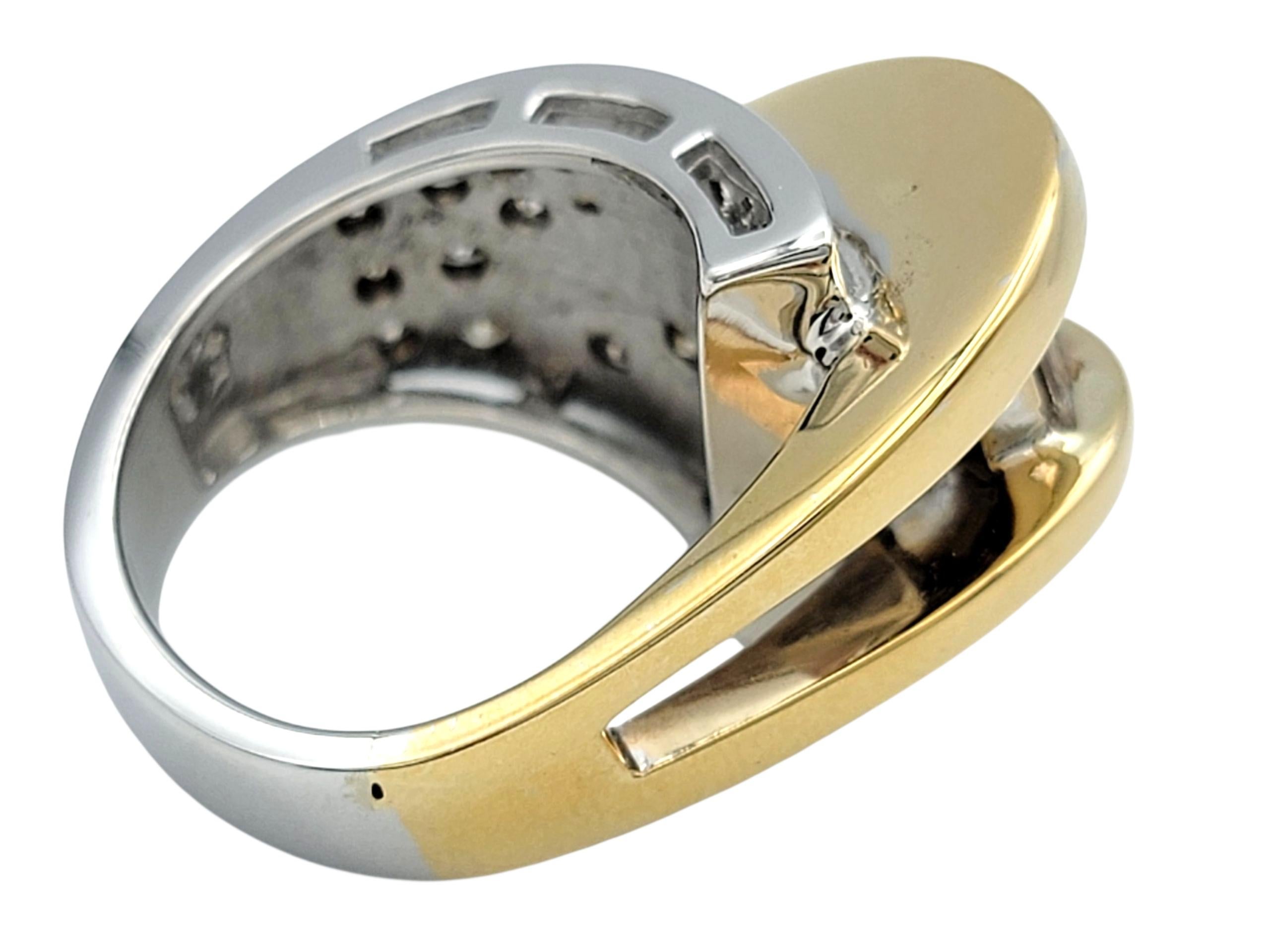 Zeitgenössischer Baguette- und runder Diamant-Statement-Ring aus zweifarbigem 14-karätigem Gold im Angebot 6