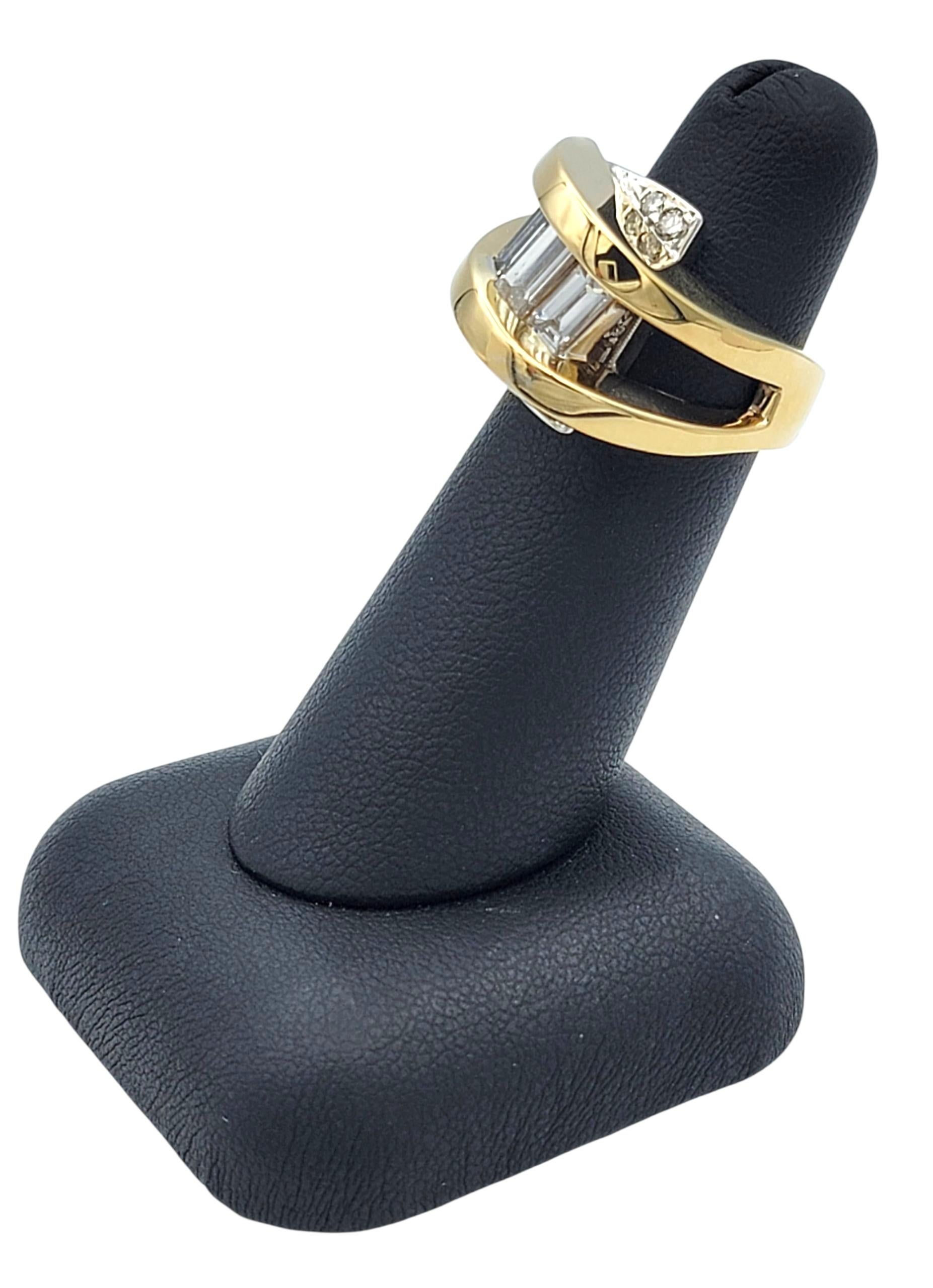 Zeitgenössischer Baguette- und runder Diamant-Statement-Ring aus zweifarbigem 14-karätigem Gold im Angebot 12