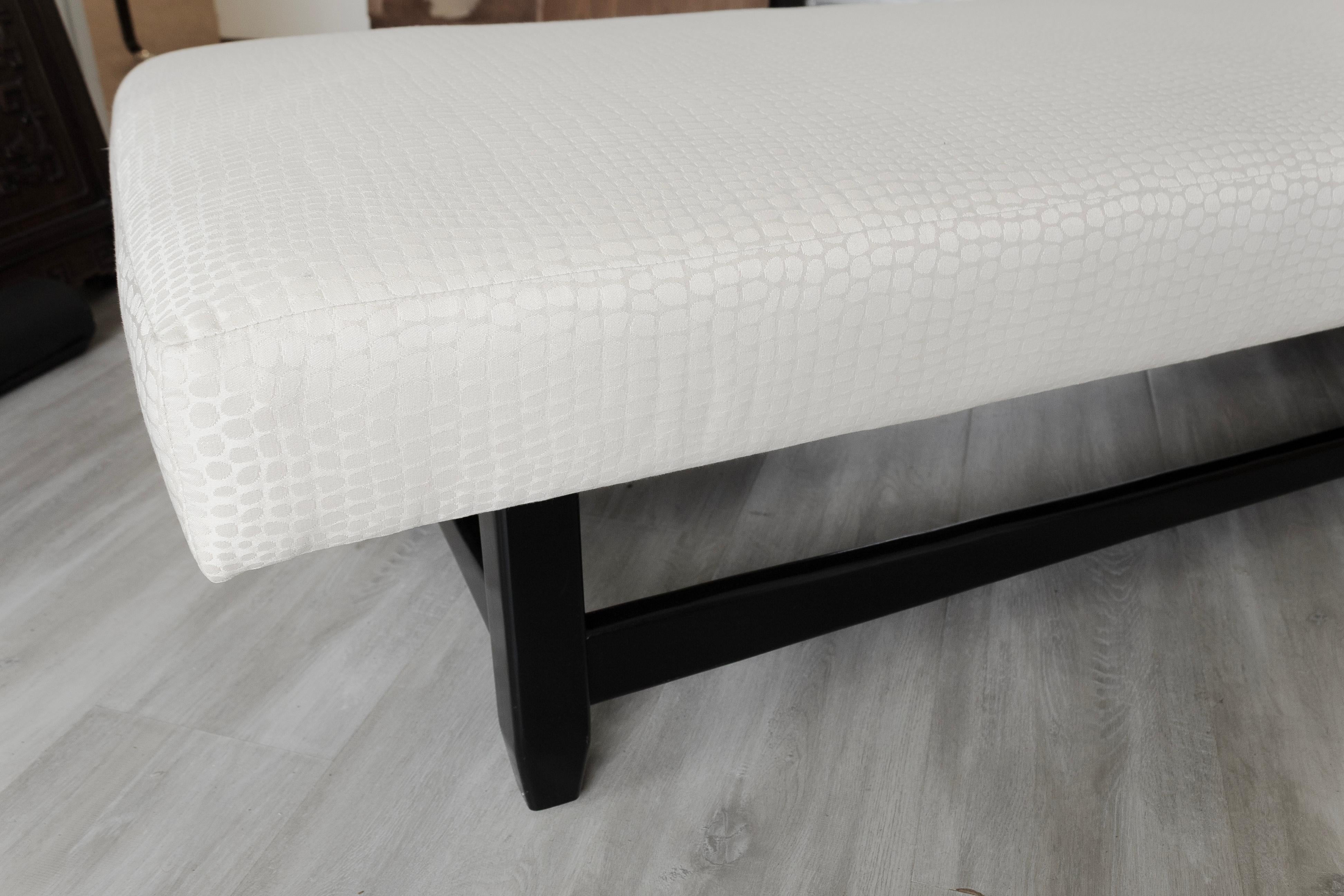 Contemporary Baker Style Black Wood Upholstered White Crocodile Print Bench In Good Condition For Sale In Keego Harbor, MI