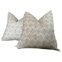 Cuscini contemporanei Ballard Designs "Carbella" Wheat Malina 22" - Una coppia