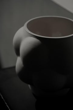 Contemporary 'Balloon Bowl 06 Raw White' by Louise Roe