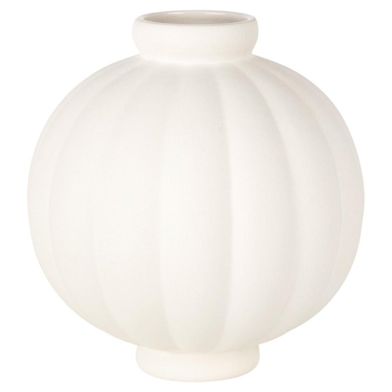 Contemporary 'Balloon Vase 04 Grande Raw White' by Louise Roe For Sale at  1stDibs | louise roe balloon vase 04, louise roe vase