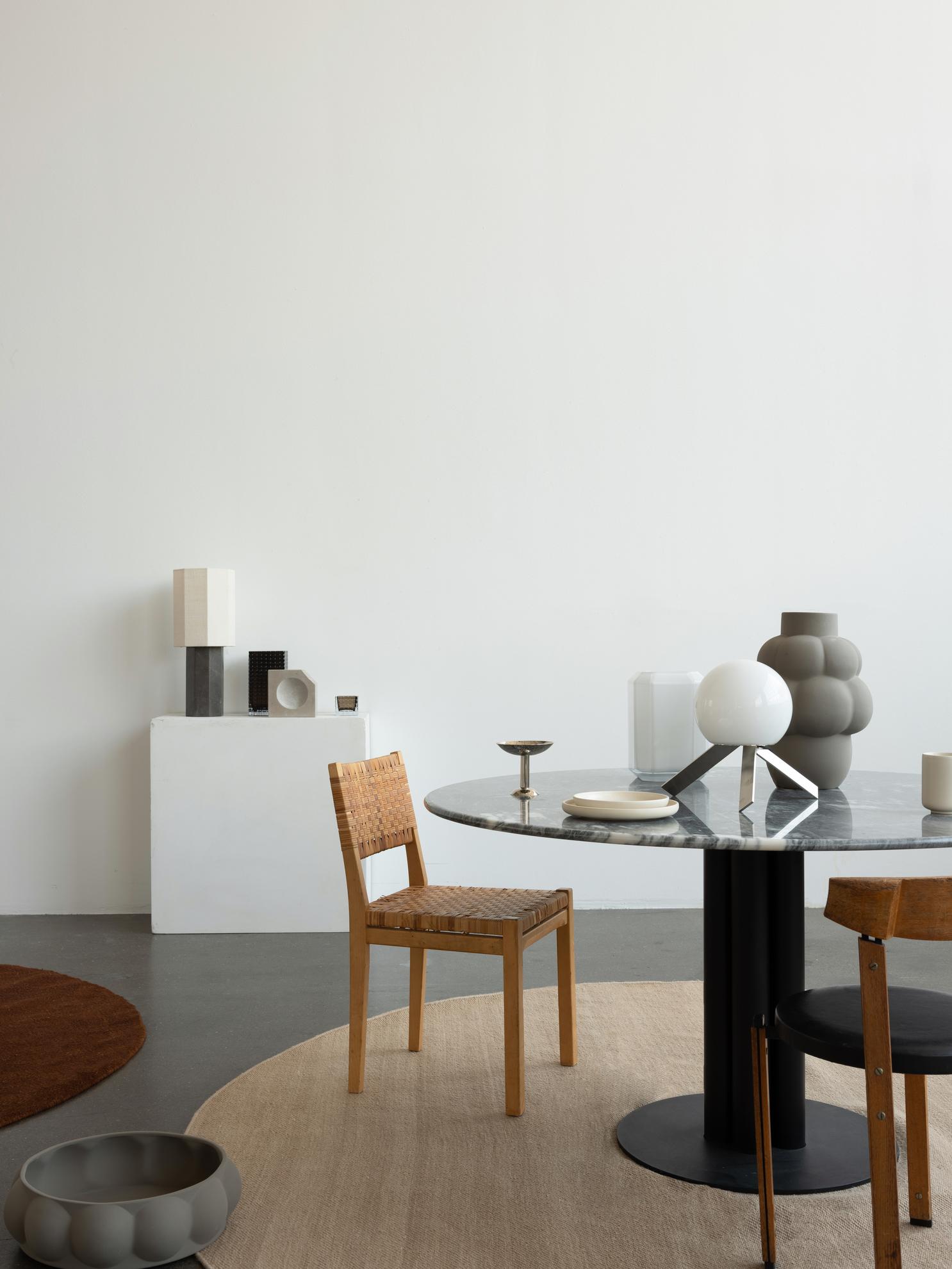 Vaso contemporaneo 'Balloon Vase 04' di Louise Roe, grigio in vendita 6