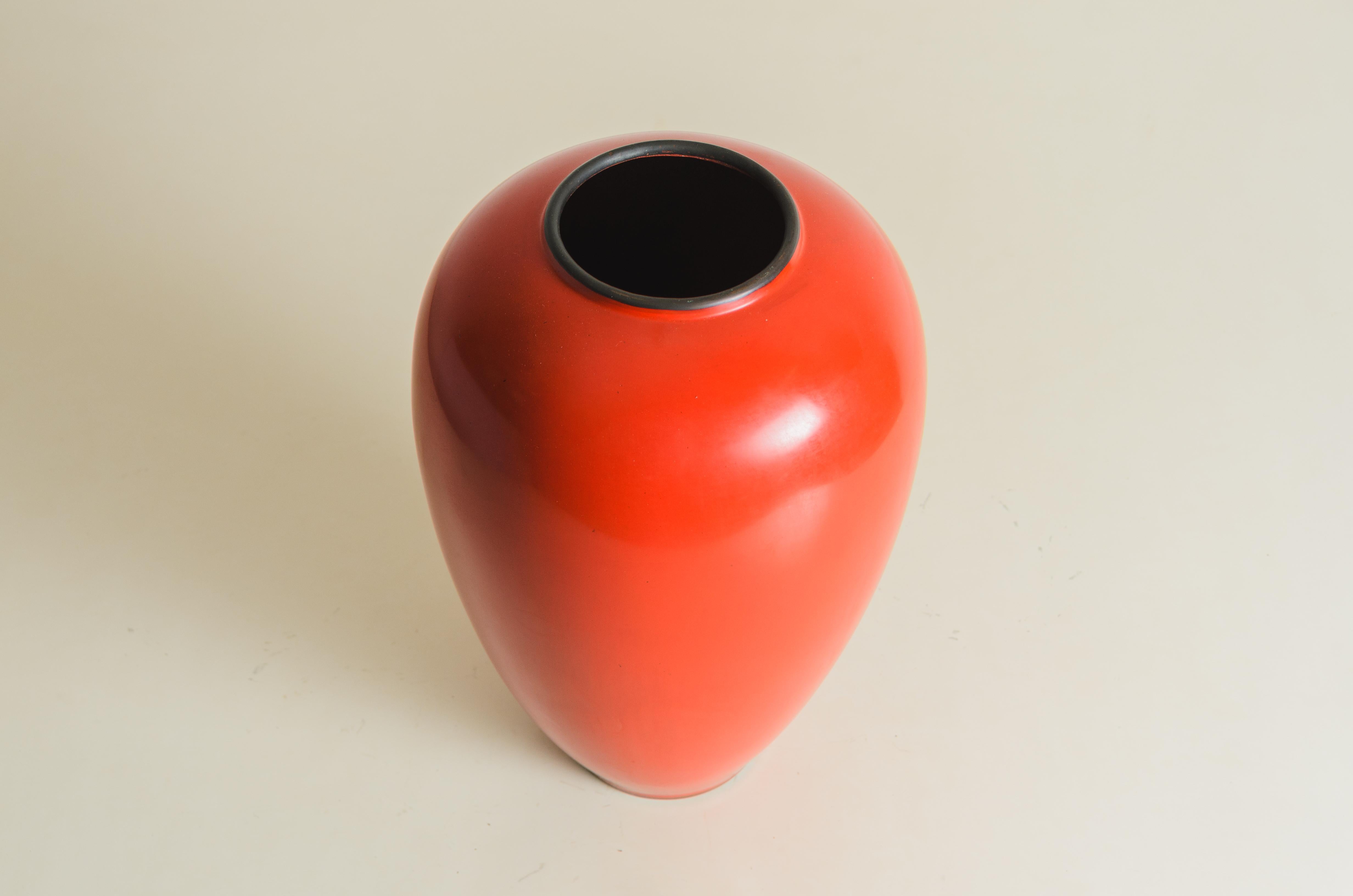 Minimalist Contemporary Baluster Vase w/ Copper Rim in Red Lacquer by Robert Kuo For Sale
