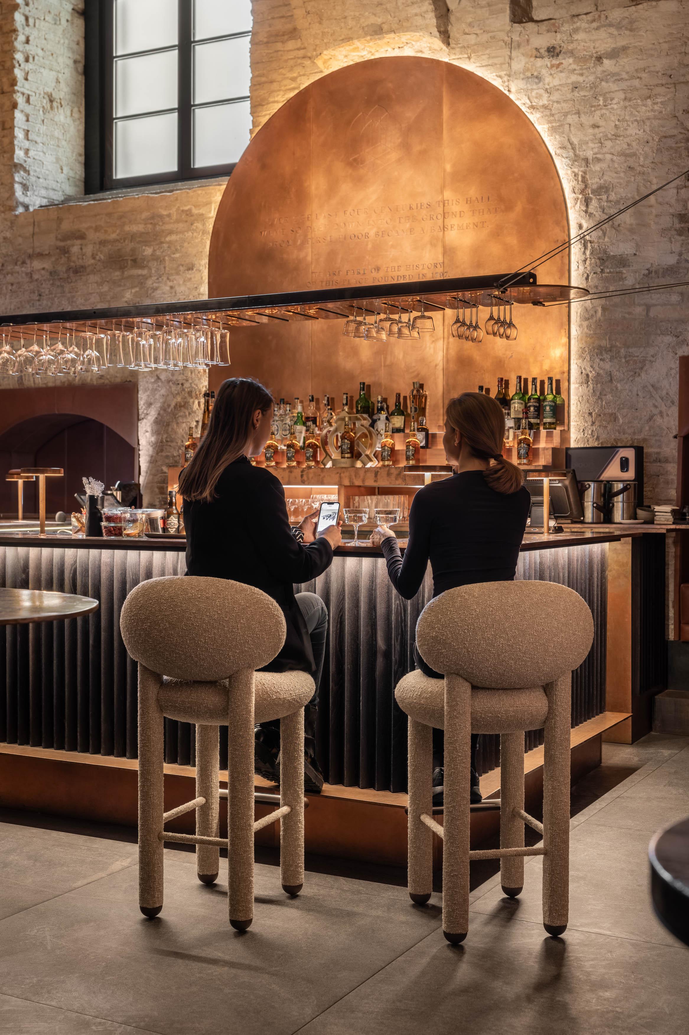 Chaise de bar contemporaine 'Flock CS1' par NOOM, tissu Zero de Kvadrat en vente 5