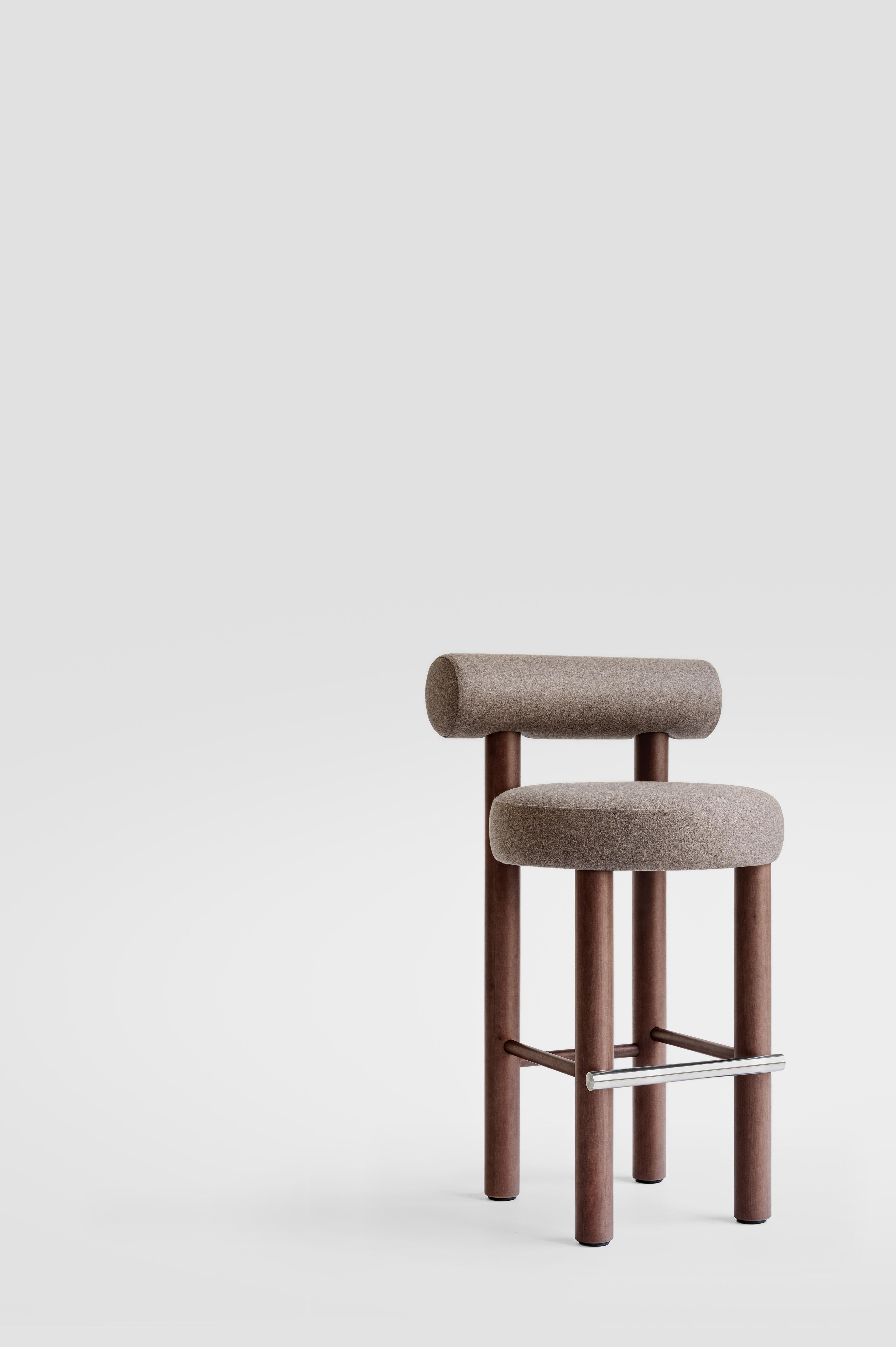 Chaise de bar contemporaine 'Gropius CS2' par Noom, pieds en bois, Woolland-64 en vente 3