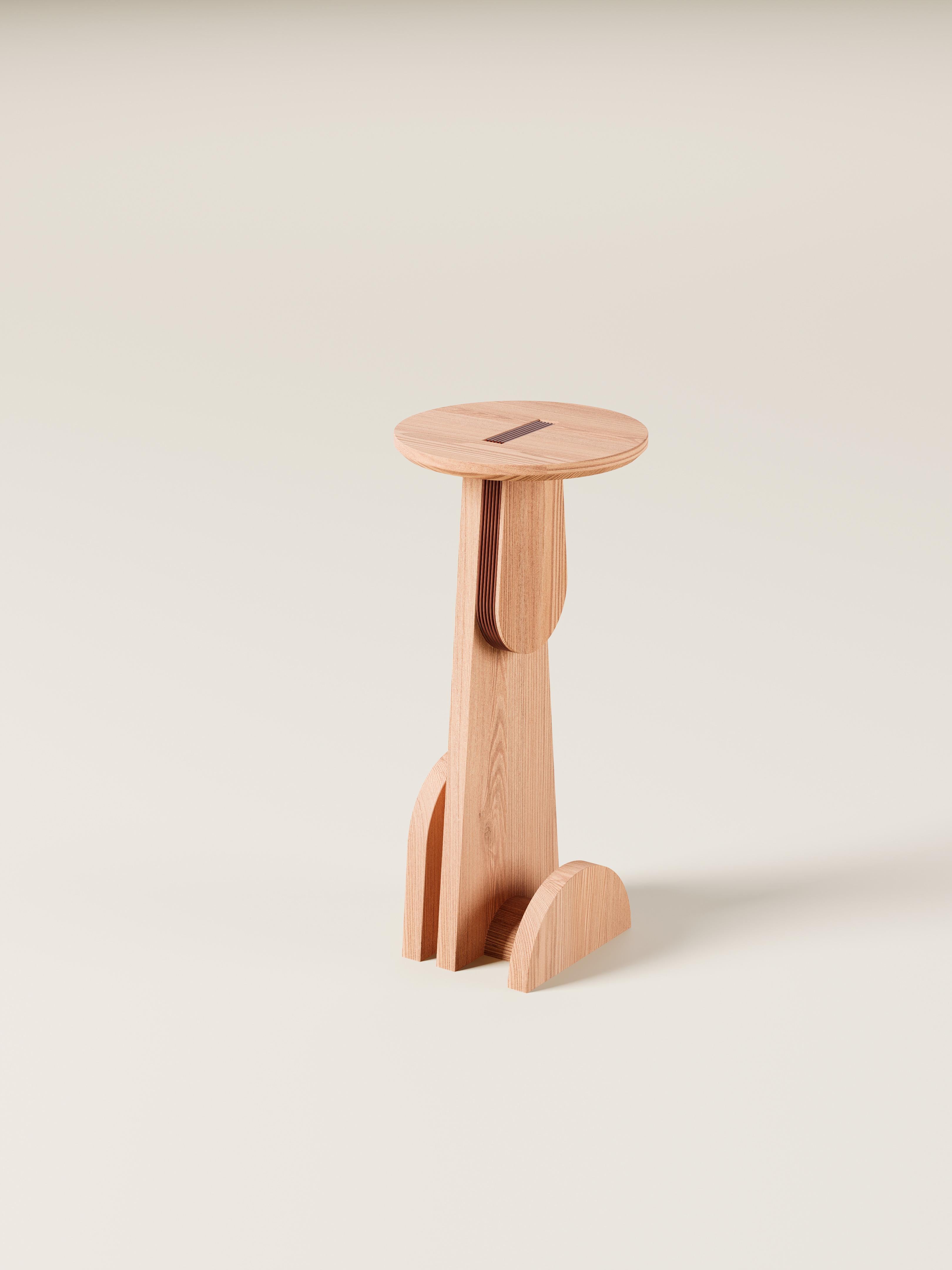 Eine Hommage an den architektonischen Stil, der Mexiko-Stadt in der Mitte des 20. Jahrhunderts prägte. Inspiriert von den Linien, der Symmetrie, den Volumina und den Formen, ist jedes Stück eine Miniaturabstraktion der Gebäude aus dieser Zeit, die