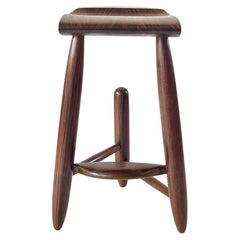contemporary bar stool in Brazilian hardwood by Álec Ramiro.