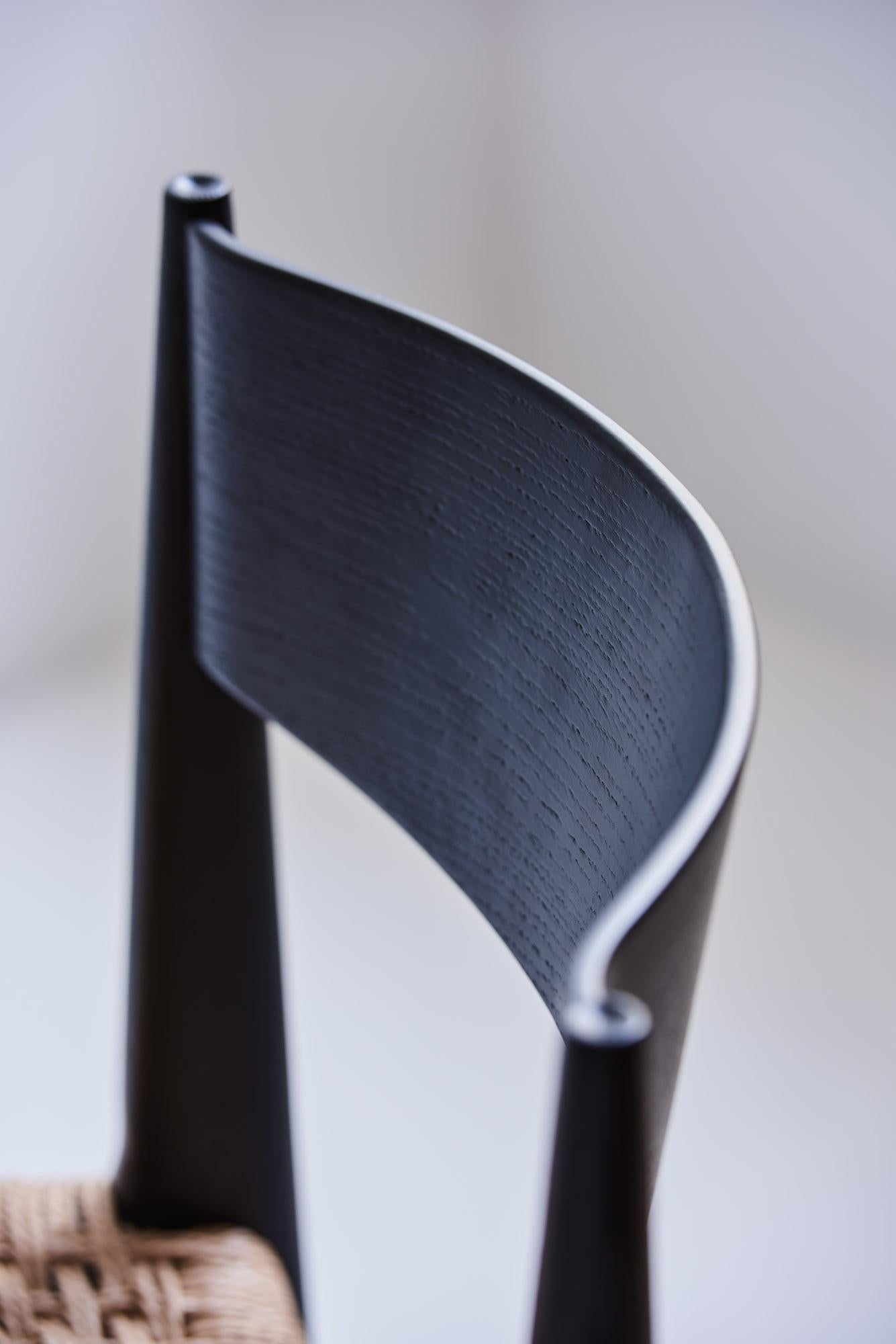 Danois Tabouret de bar contemporain PIA by DK3, Cordel Nature, Chêne laqué noir en vente