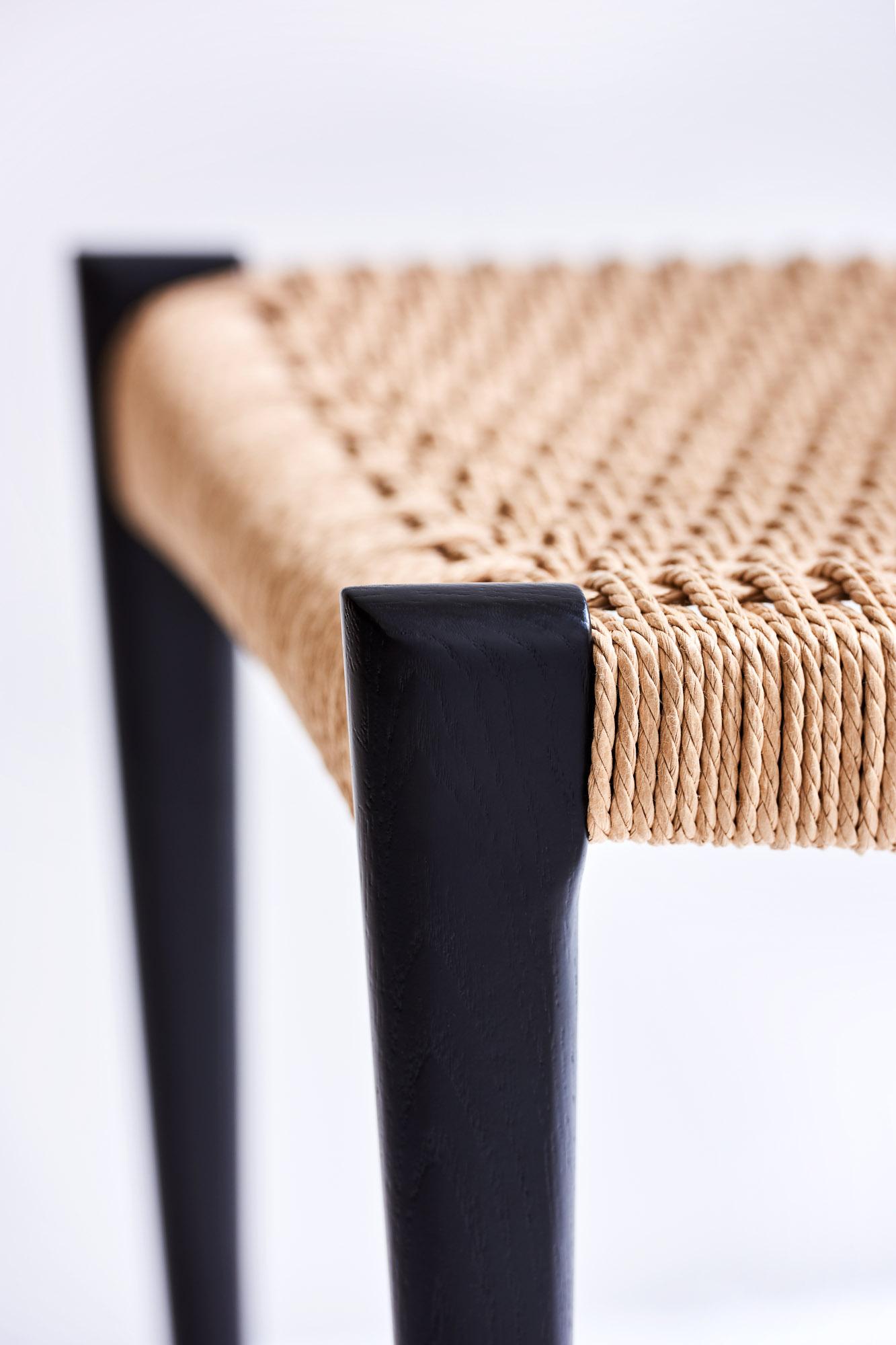 Tabouret de bar contemporain PIA by DK3, Cordel Nature, Chêne laqué noir Neuf - En vente à Paris, IDF