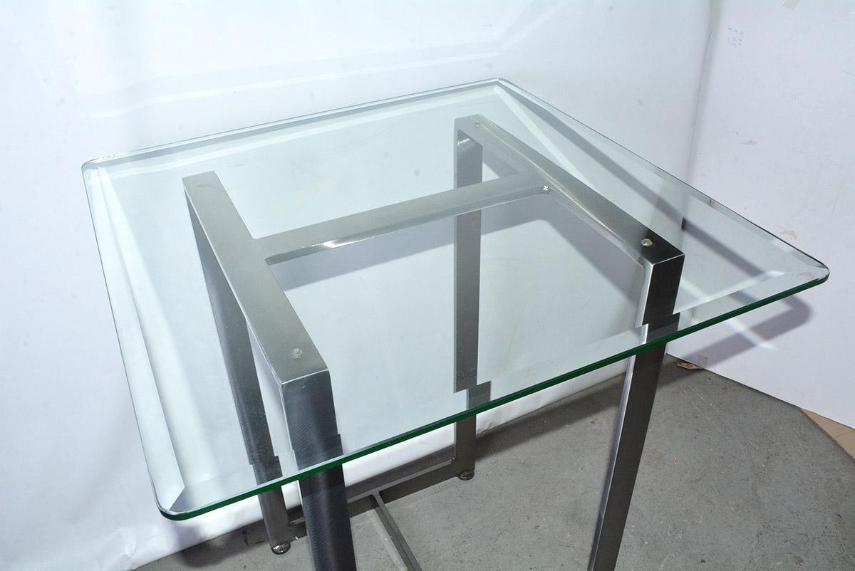 Mesa de bar y taburete de bar contemporáneos Hecho a máquina en venta