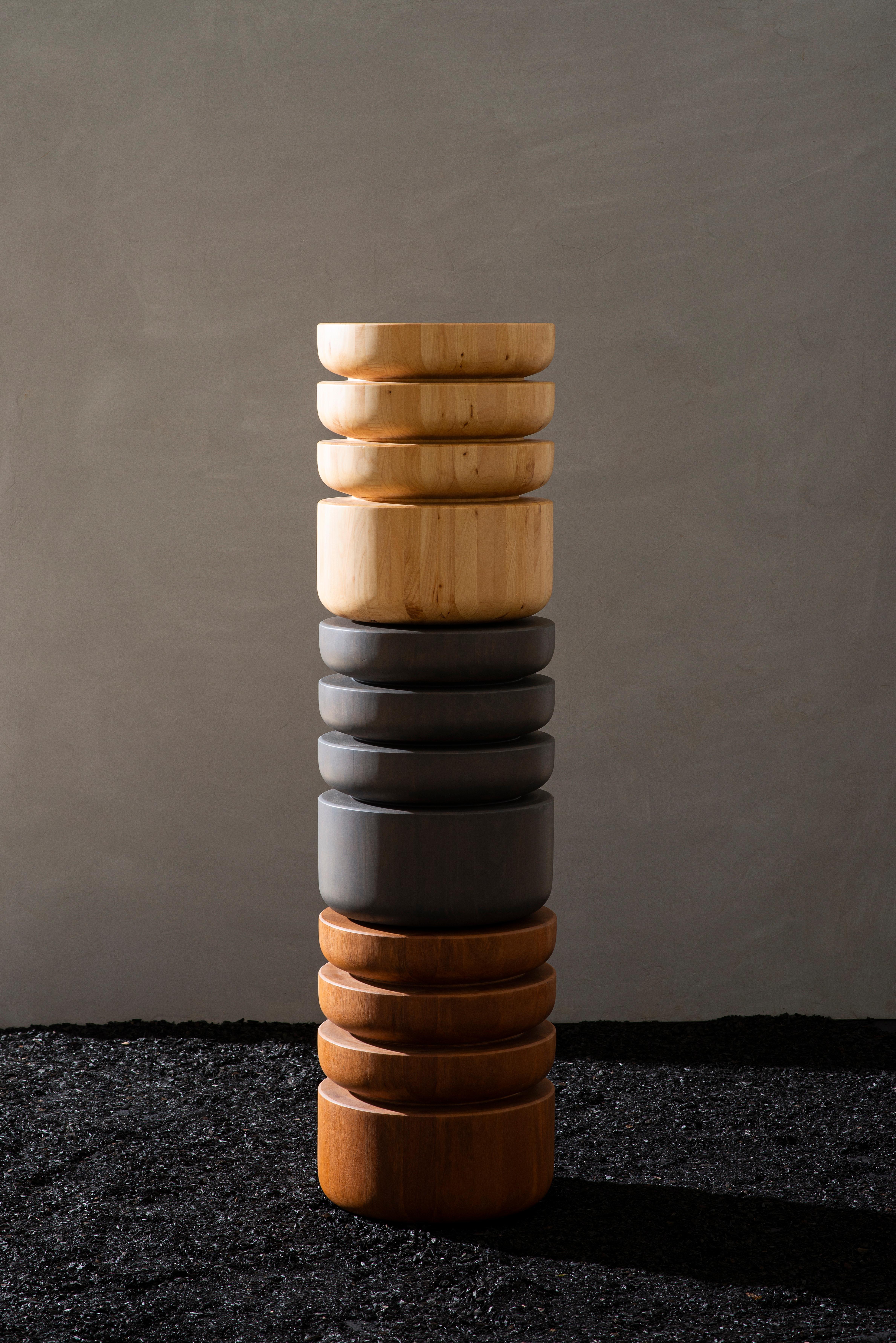 Tourné Table d'appoint contemporaine Barro, Cypress par Labrica en vente