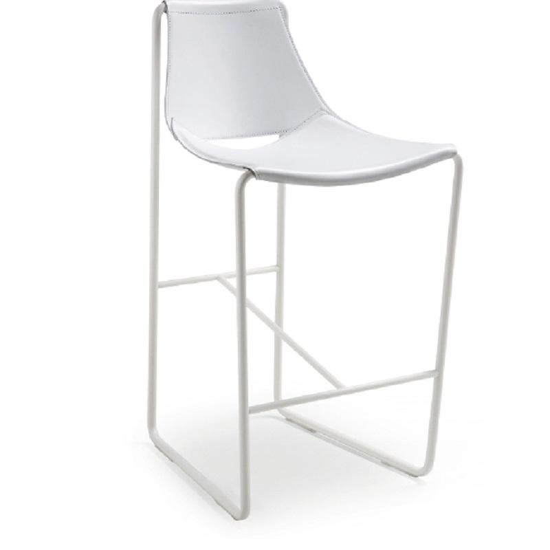 Contemporary Barhocker in Schlitten Basis angeboten in Leder (Moderne) im Angebot