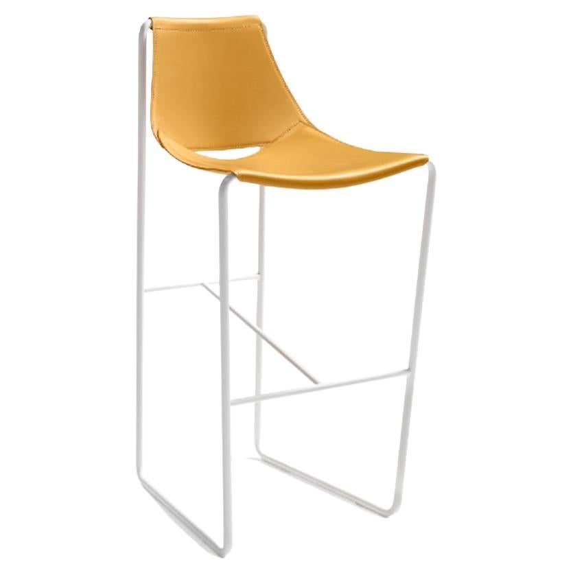 Contemporary Barhocker in Schlitten Basis angeboten in Leder (Europäisch) im Angebot
