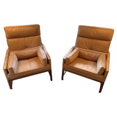 Contemporáneo BassamFellows Marco de madera Pareja de sillones de cuero con respaldo alto
