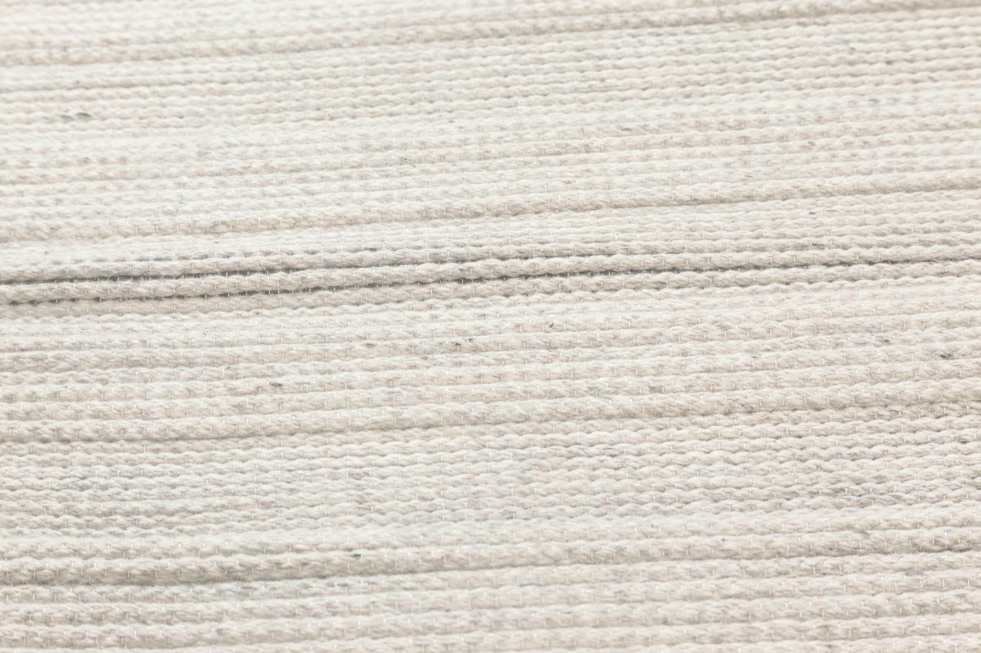 Zeitgenössischer minimalistischer handgefertigter Wollteppich aus der Bauer-Kollektion von Doris Leslie Blau (Moderne) im Angebot