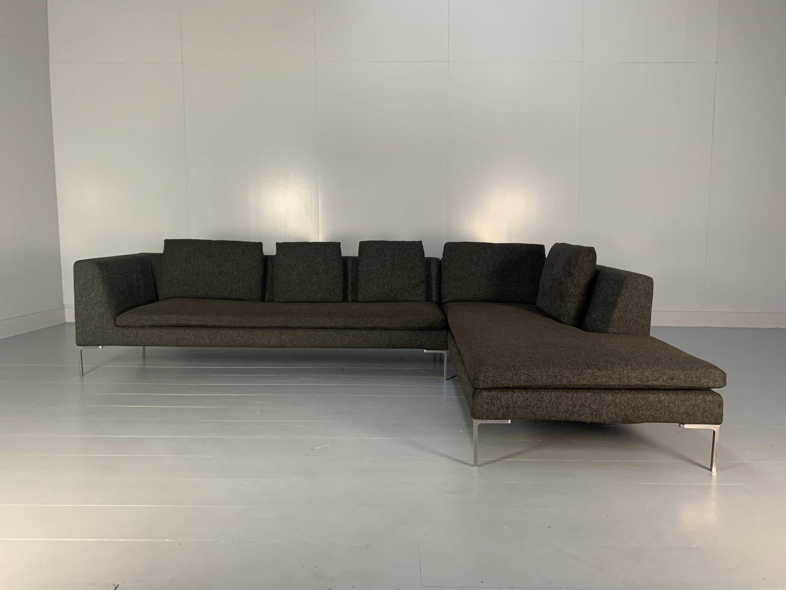 Contemporary B&B Italia Charles L-Shape Sofa - In Dark Grey & Brown Fabric im Zustand „Gut“ im Angebot in Barrowford, GB