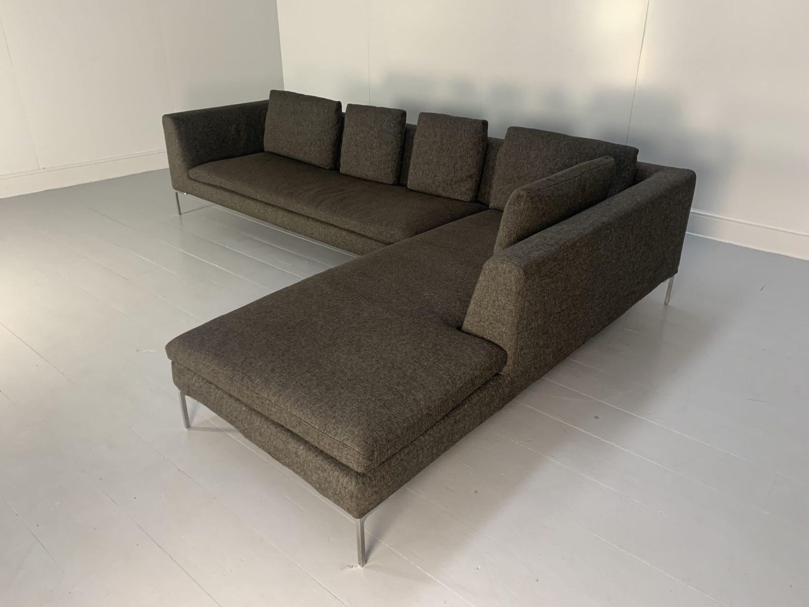 Contemporary B&B Italia Charles L-Shape Sofa - In Dark Grey & Brown Fabric (21. Jahrhundert und zeitgenössisch) im Angebot