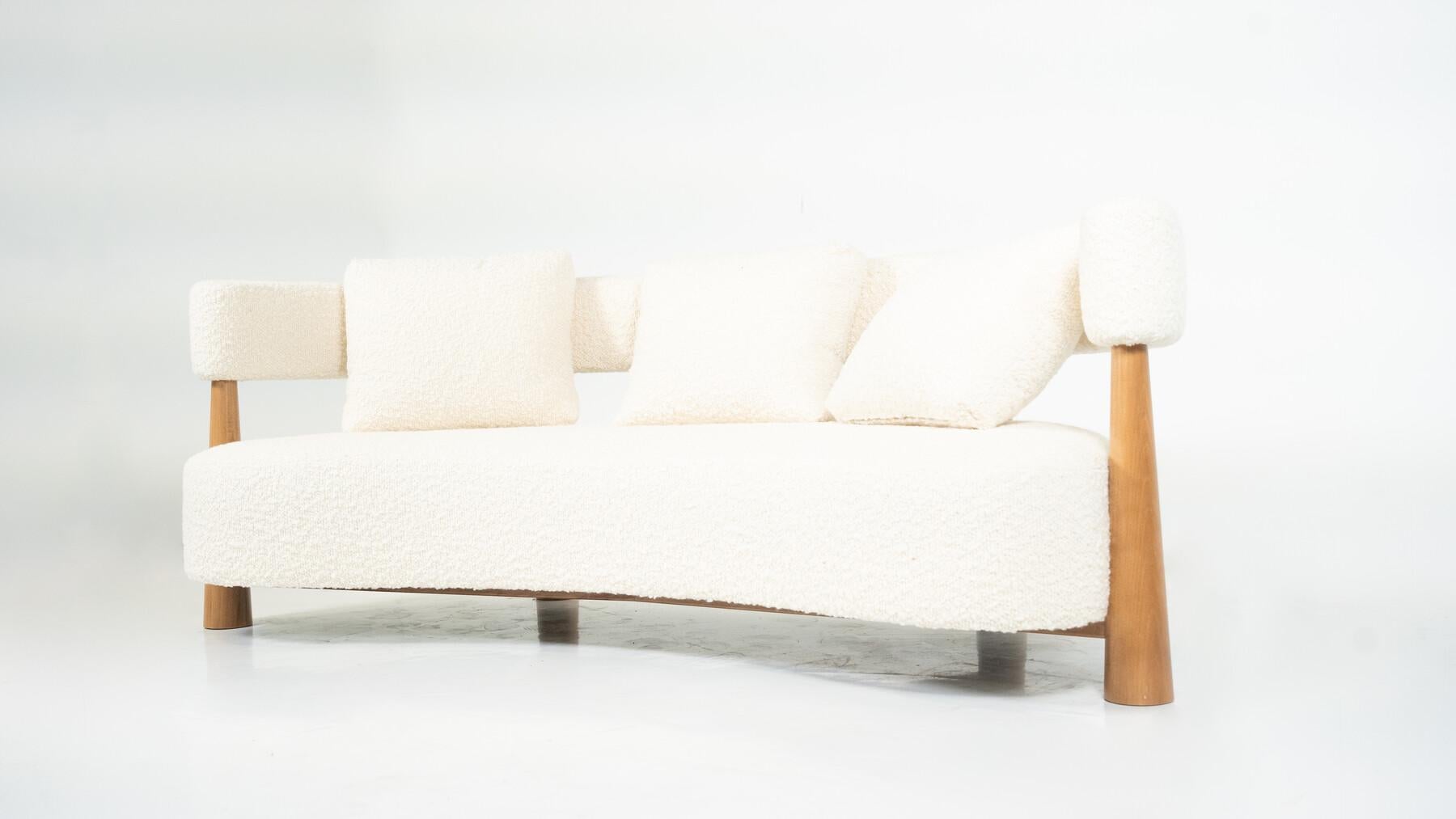 Contemporary Bean Shaped Sofa, weißer Bezug, Italien (Europäisch) im Angebot